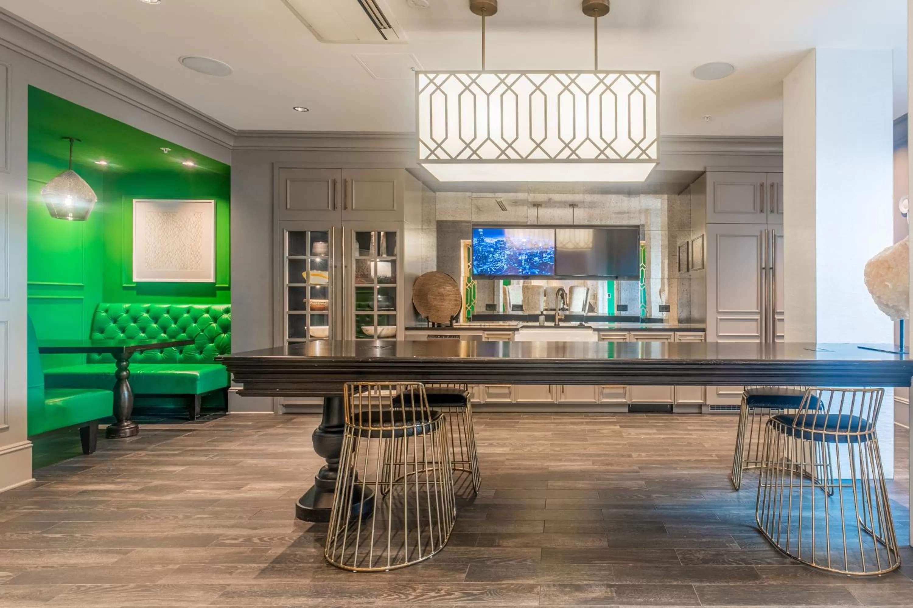 Communal lounge/ TV room in Mint House Alexandria - Old Town