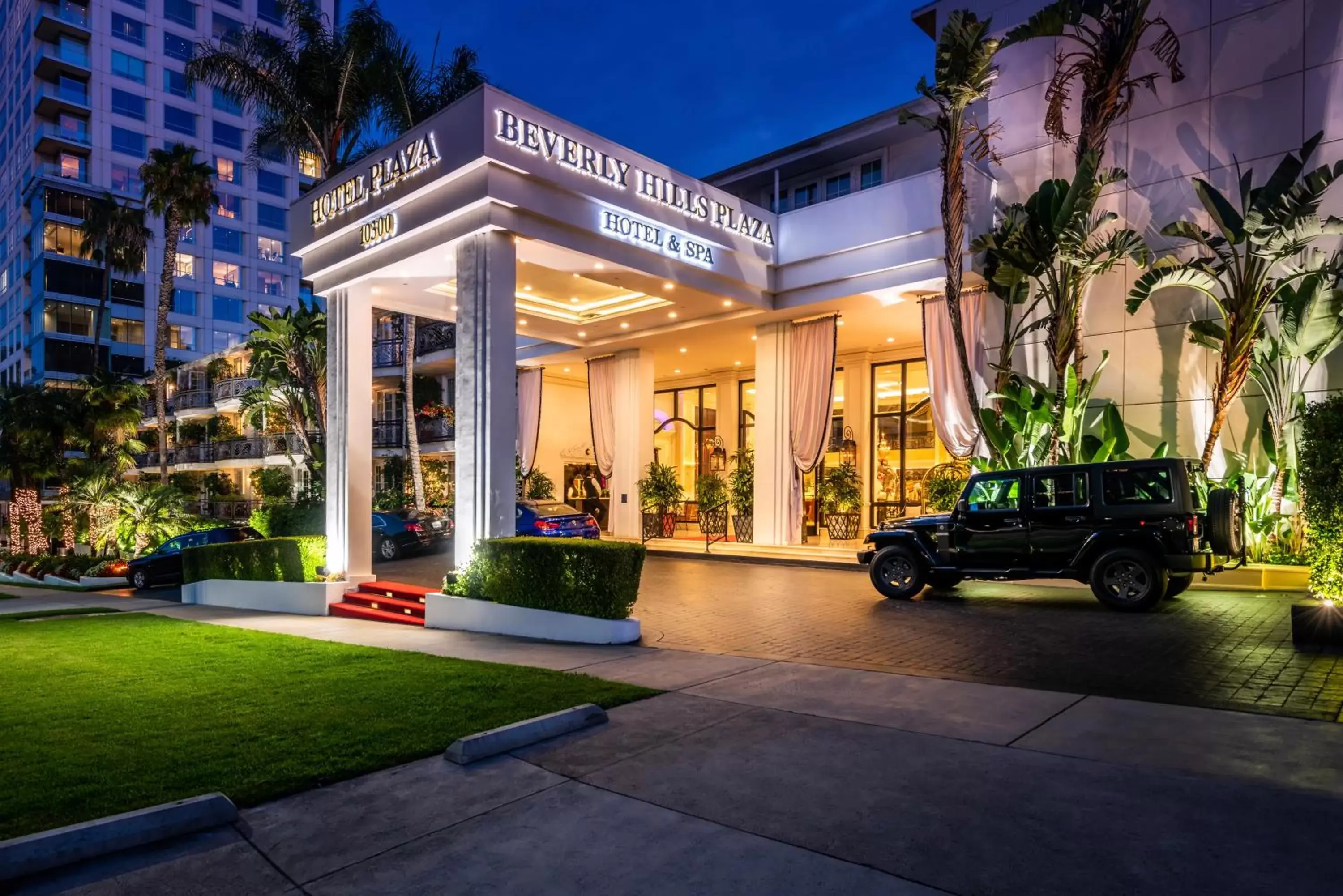 Facade/entrance in Beverly Hills Plaza Hotel & Spa