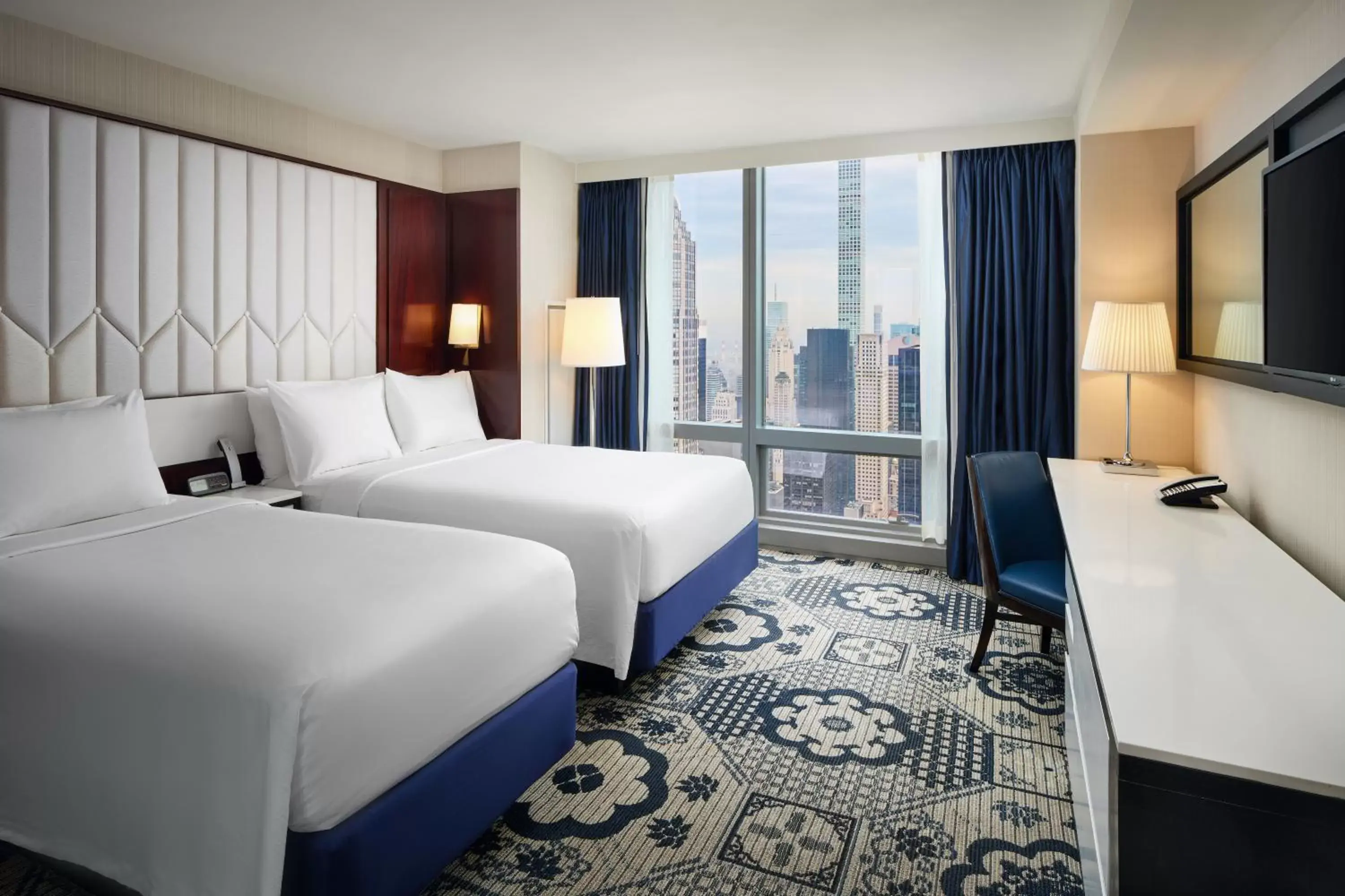 Bedroom, Bed in Residence Inn by Marriott New York Manhattan/Central Park