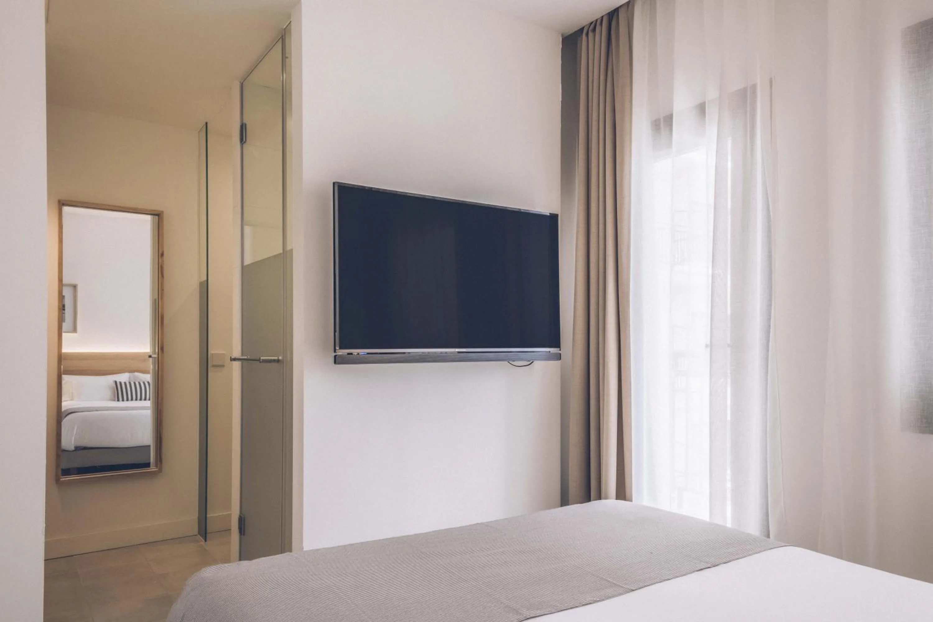 Bedroom, Bed in AYA Seahotel - Adults Only