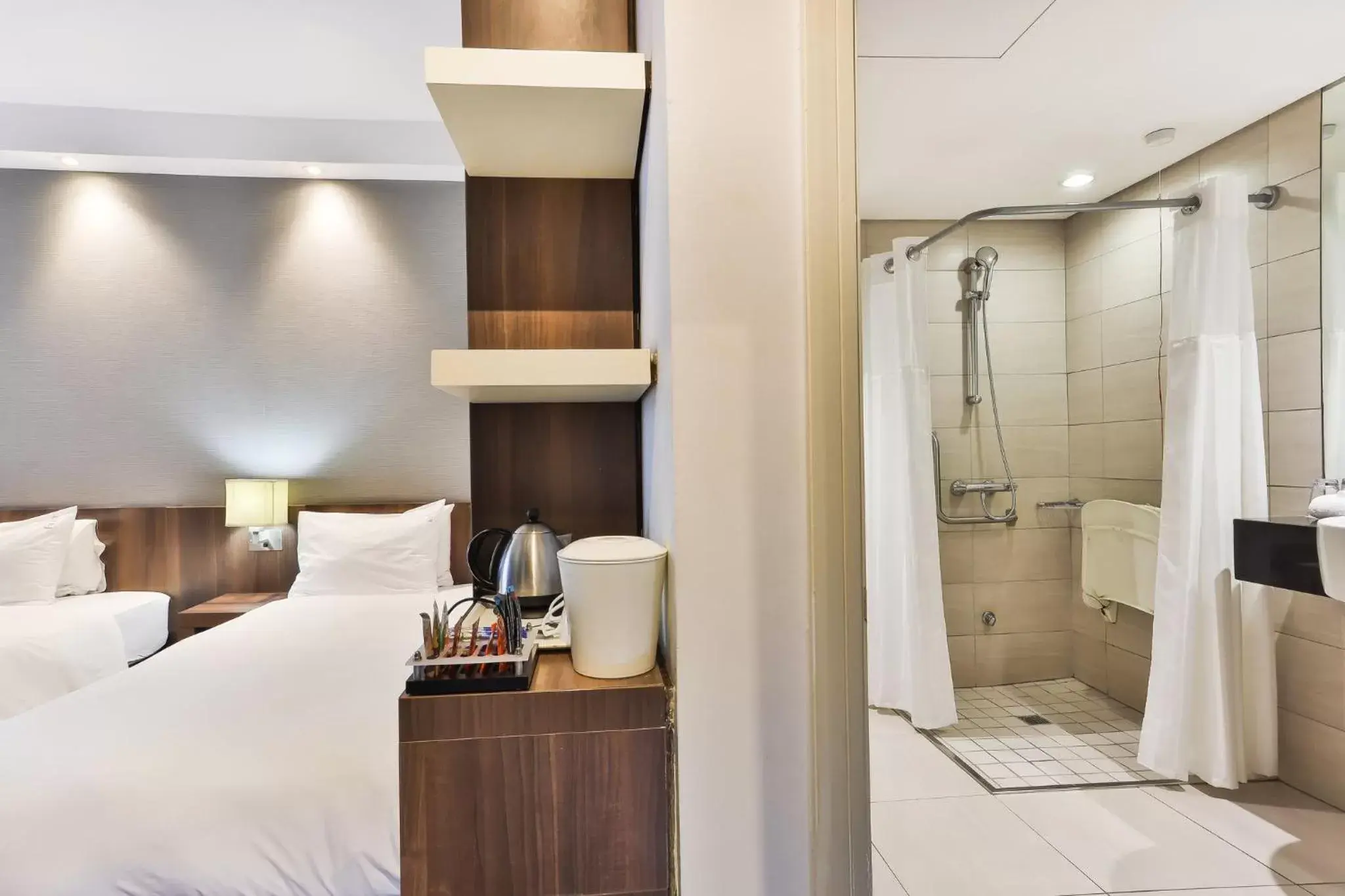 Photo of the whole room, Bathroom in Holiday Inn Express Durban - Umhlanga, an IHG Hotel