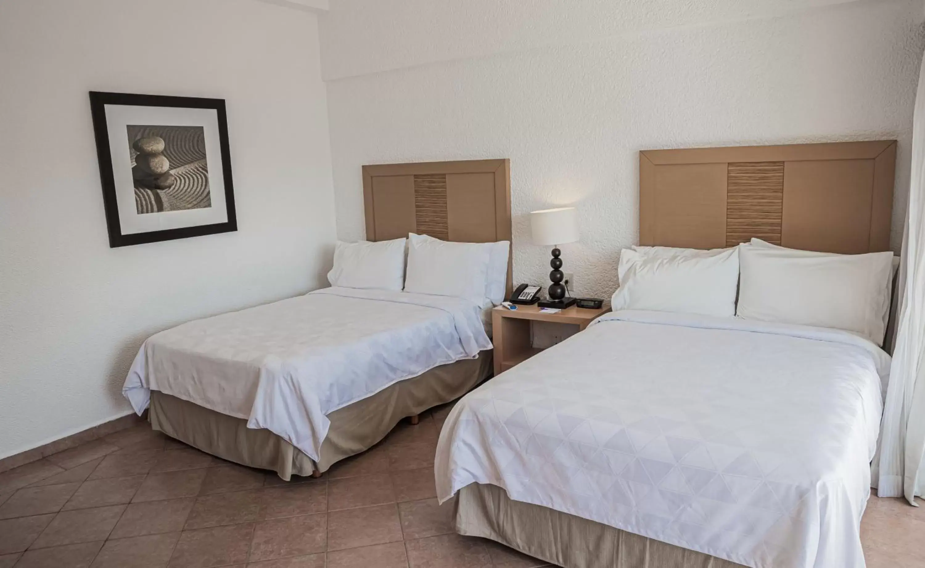 Photo of the whole room, Bed in Holiday Inn Resort Acapulco, an IHG Hotel