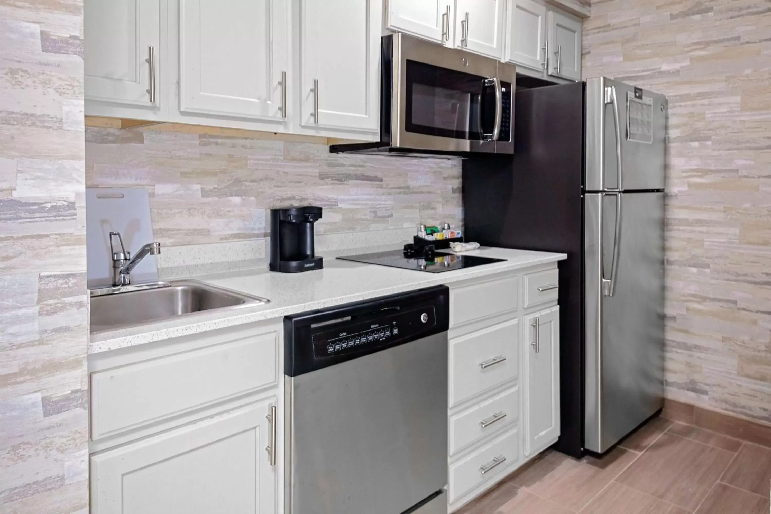 Kitchen or kitchenette, Kitchen/Kitchenette in Homewood Suites by Hilton Ft. Worth-Bedford