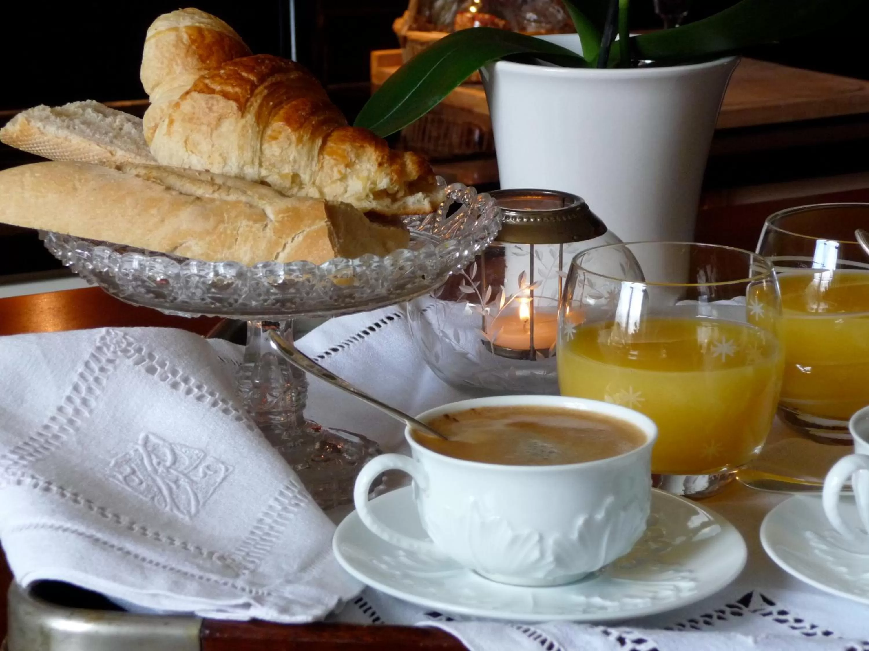 Breakfast in La Grande Maison