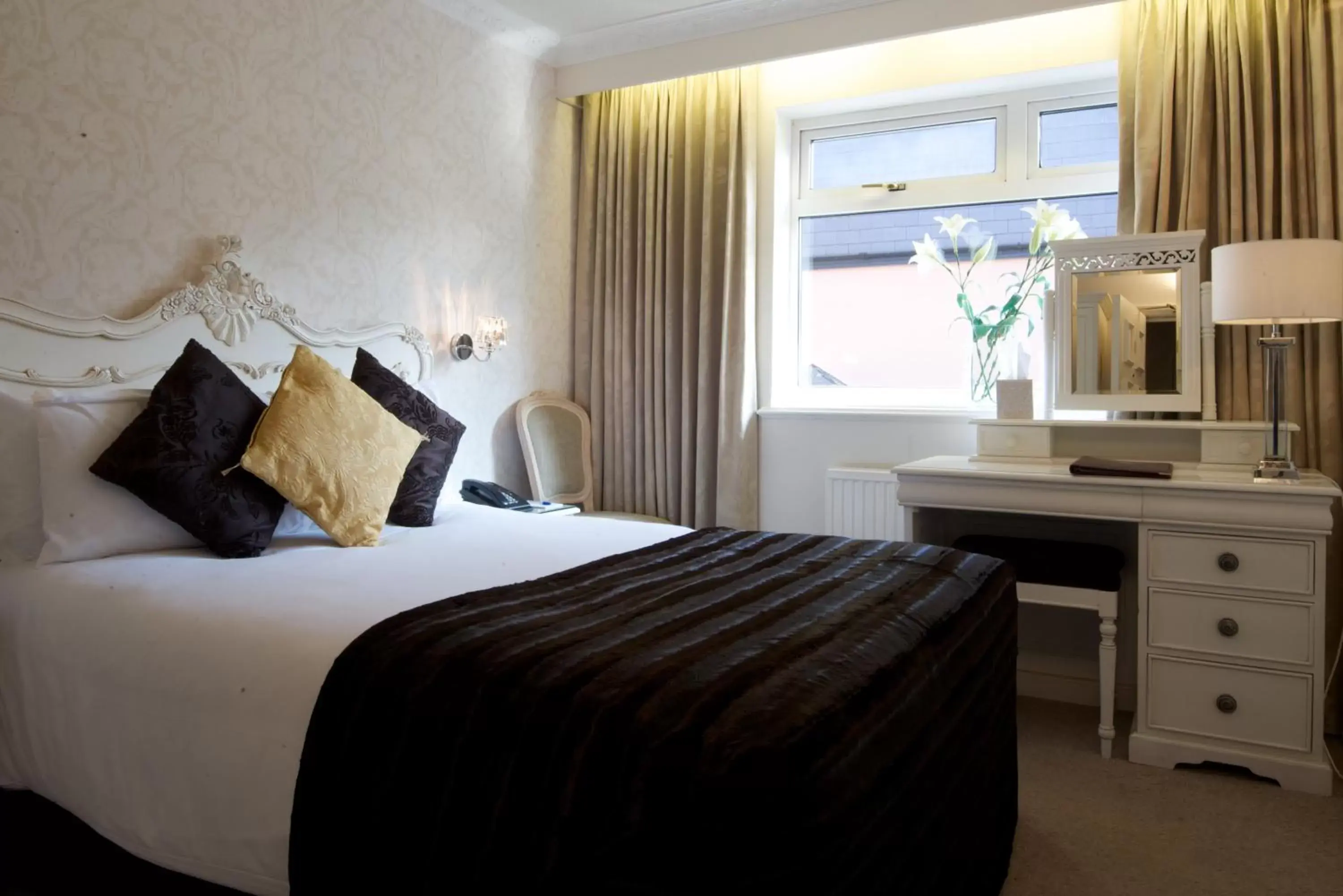 Bed in Alderley Edge Hotel