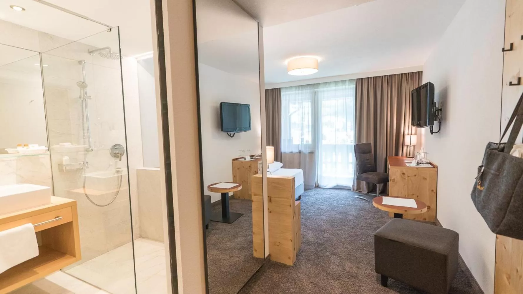 Photo of the whole room in Wellnesshotel Mein Almhof Superior