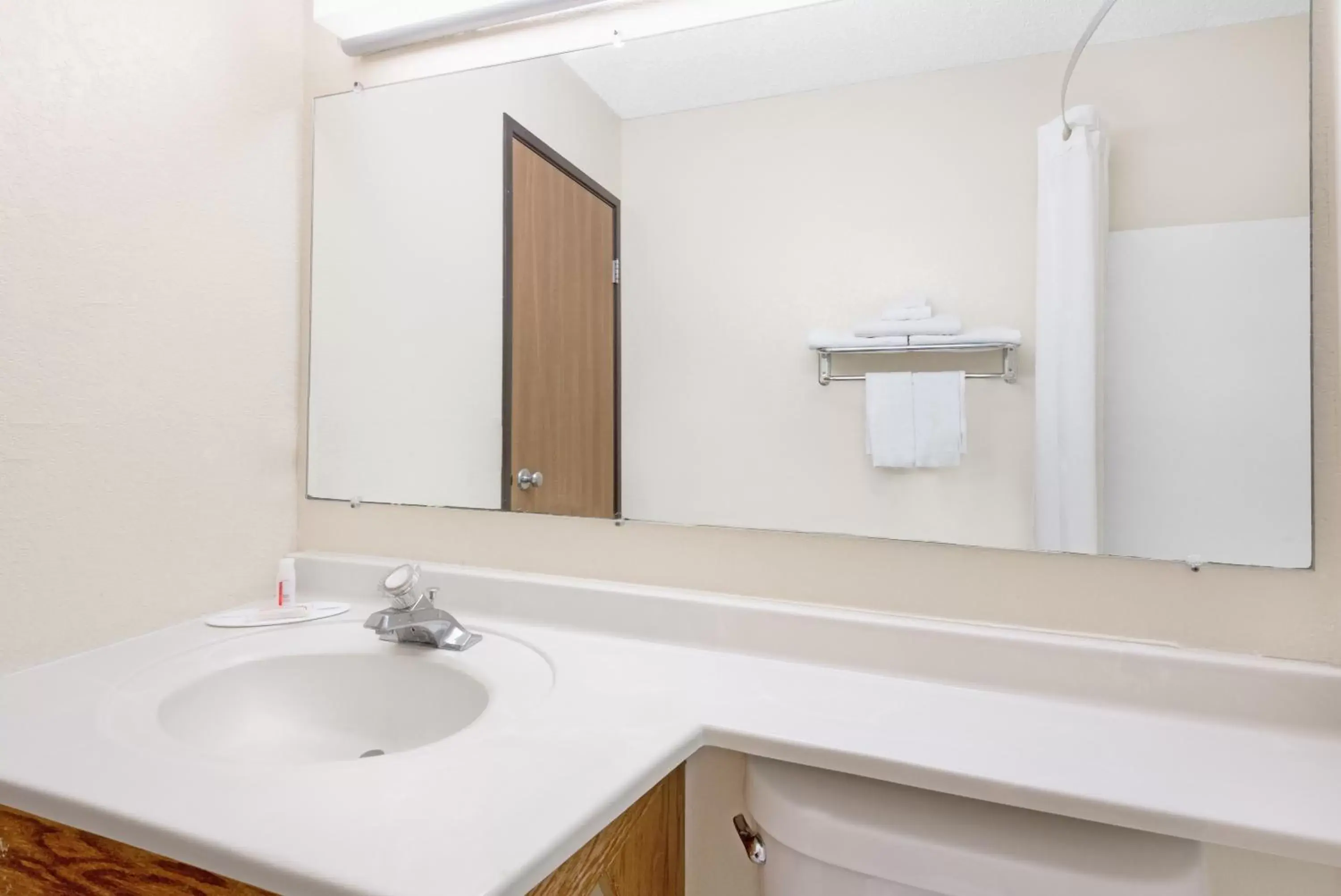 Bathroom in Super 8 by Wyndham Kent/Akron Area