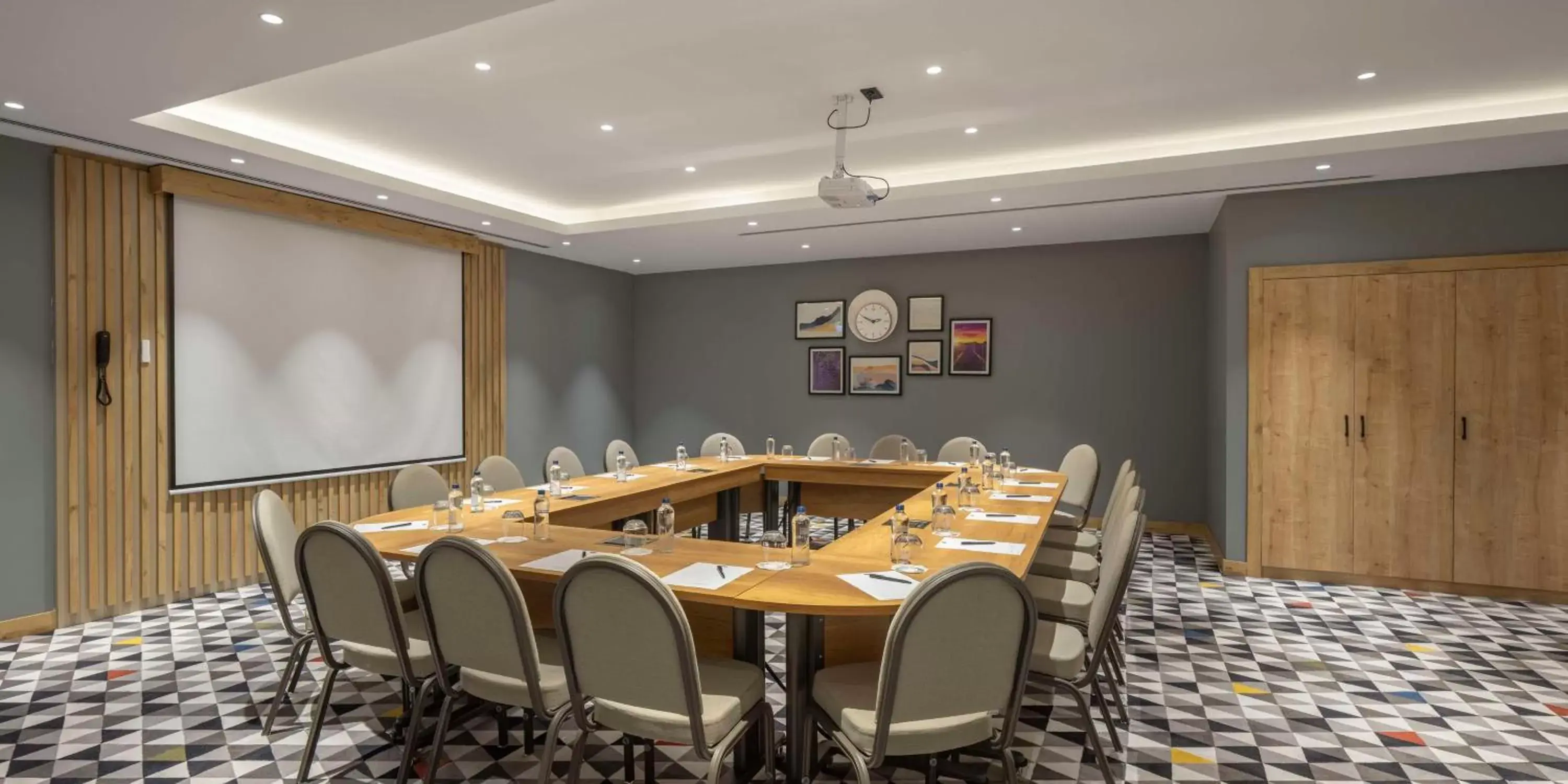 Meeting/conference room in Hampton By Hilton Cerkezkoy