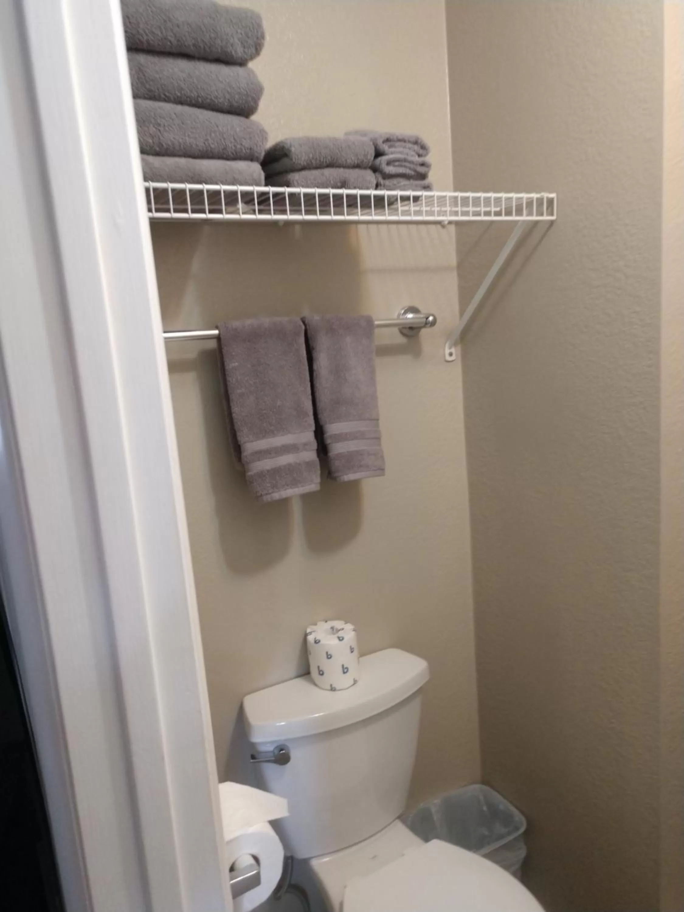 Red Rock Motel and Dam Motel