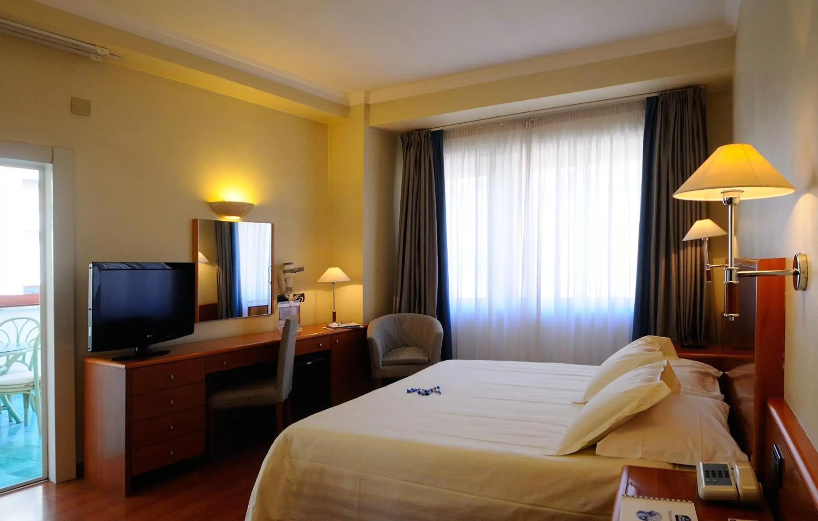 TV and multimedia, Bed in Best Western Hotel Globus