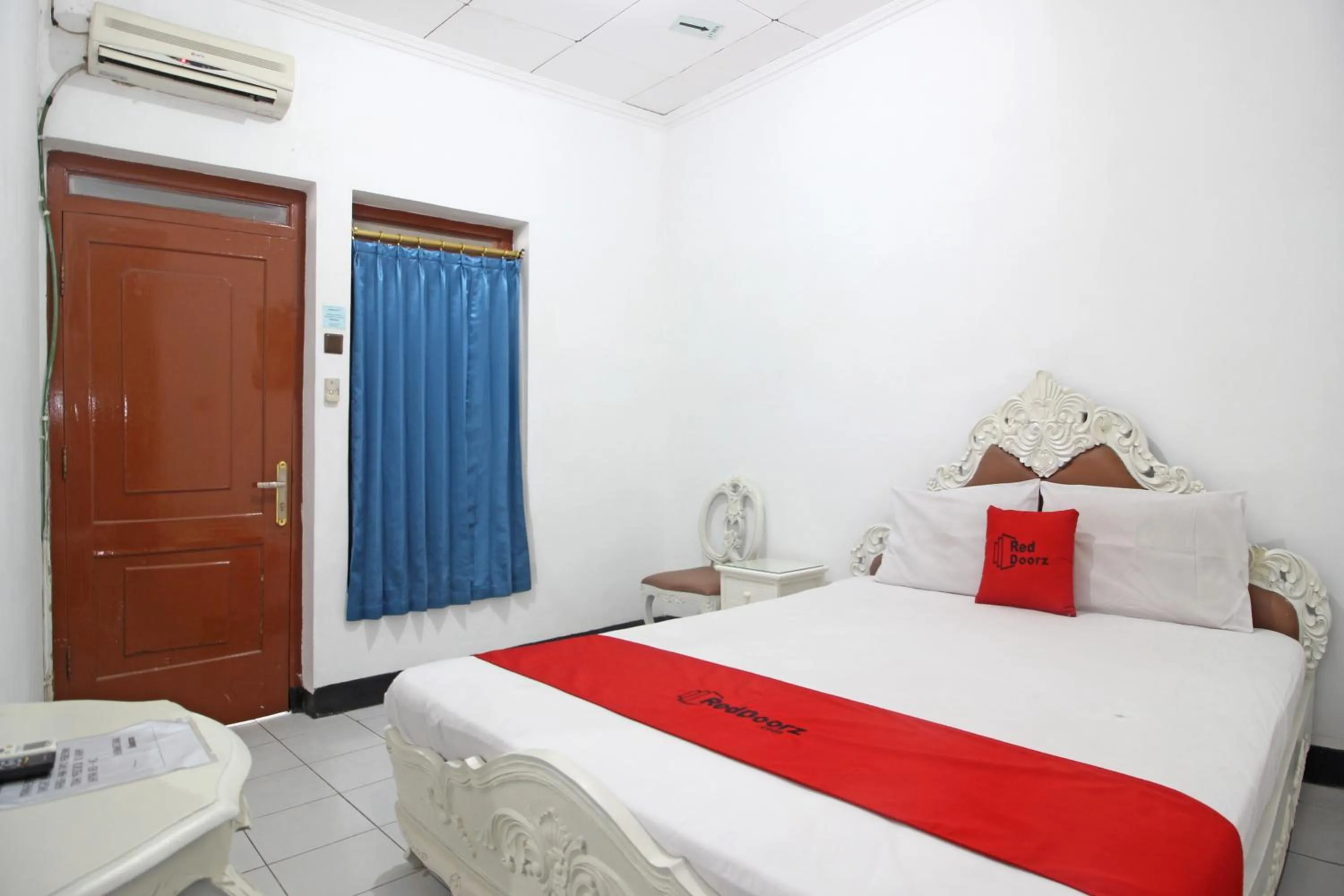 Bedroom, Bed in RedDoorz Plus @ Taman Siswa 3