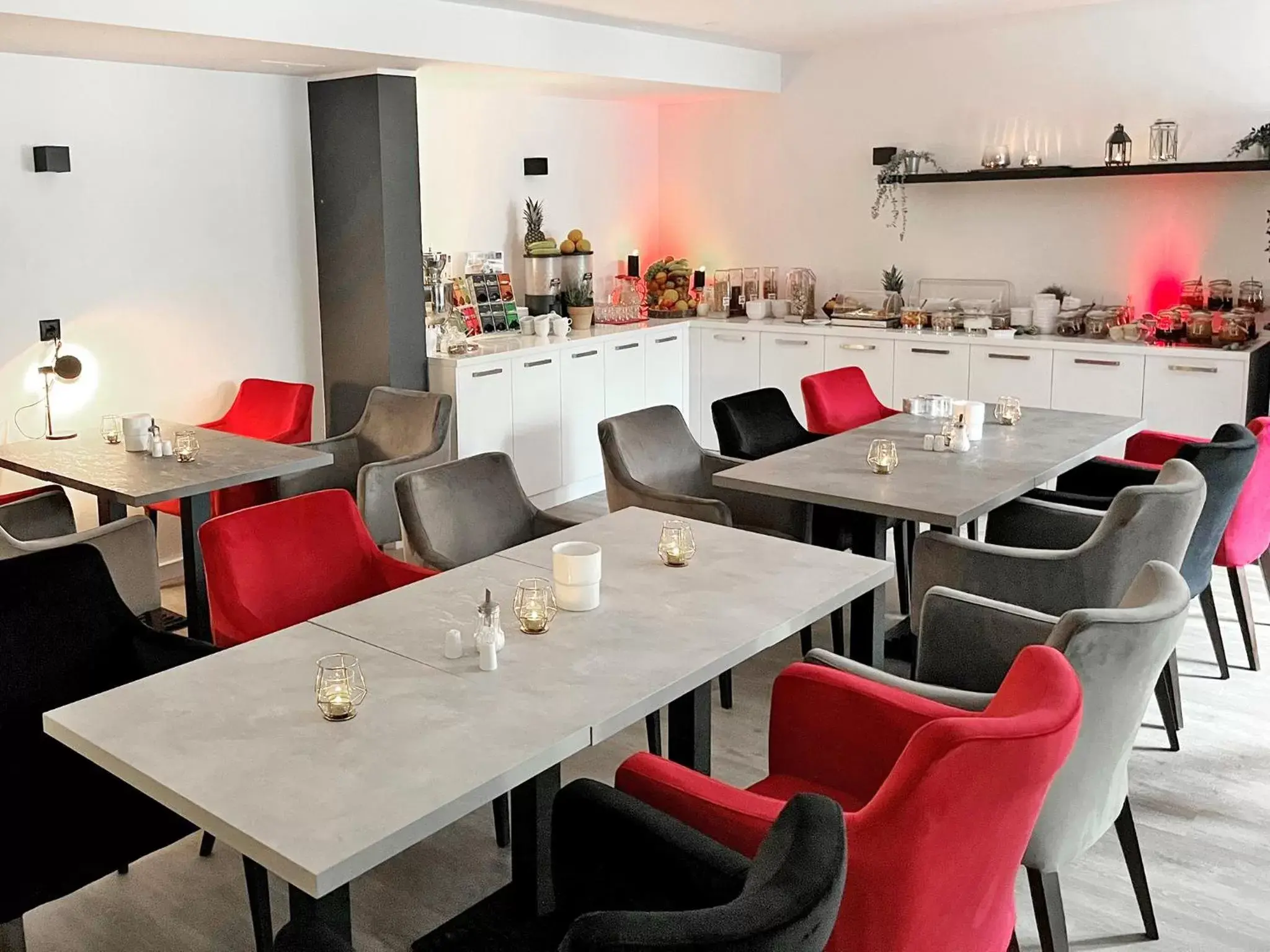 Breakfast, Restaurant/Places to Eat in DORMERO Hotel Hoyerswerda