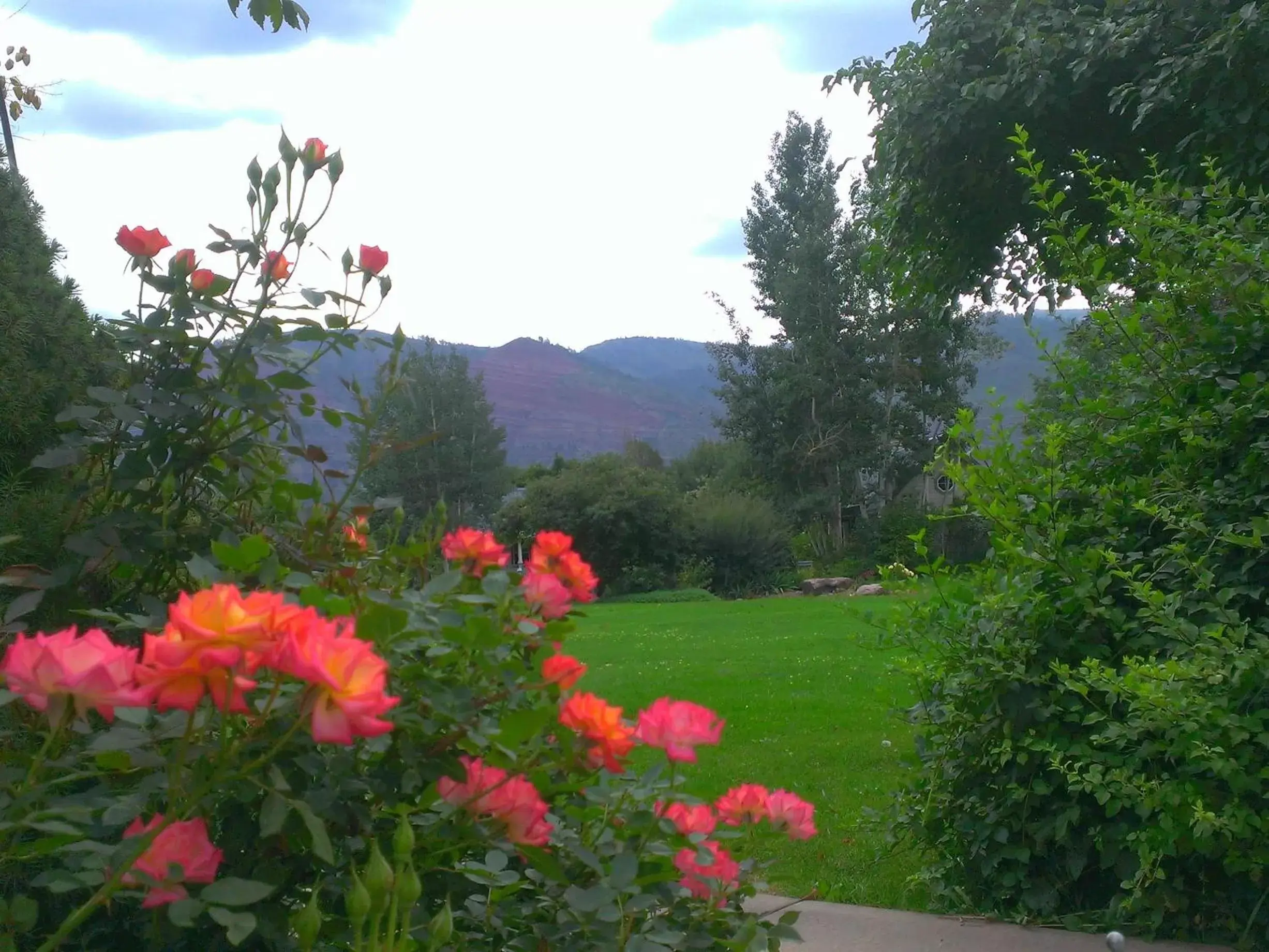 Property building, Garden in Apple Orchard Inn