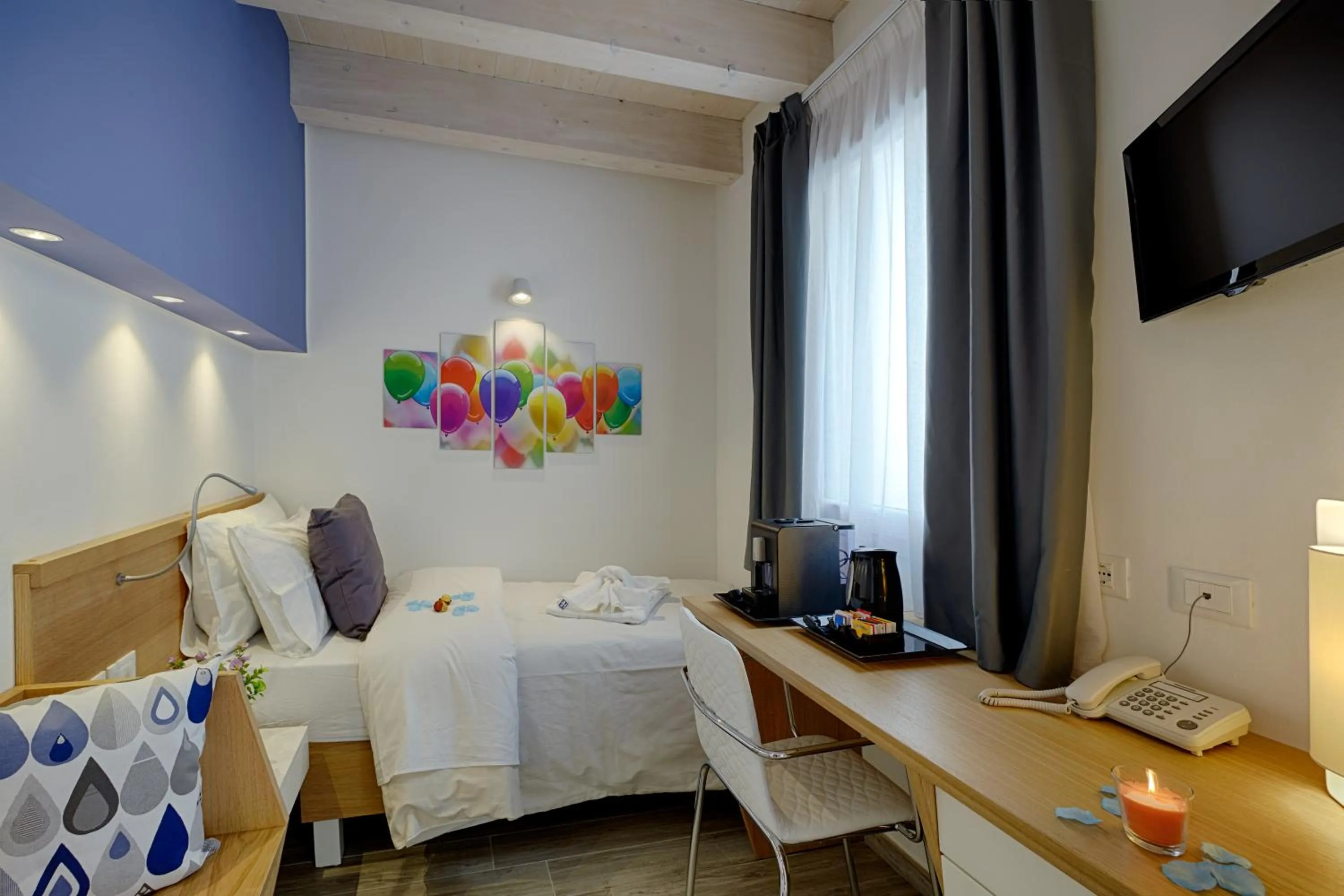 Bedroom, Bed in Hospitality Hotel