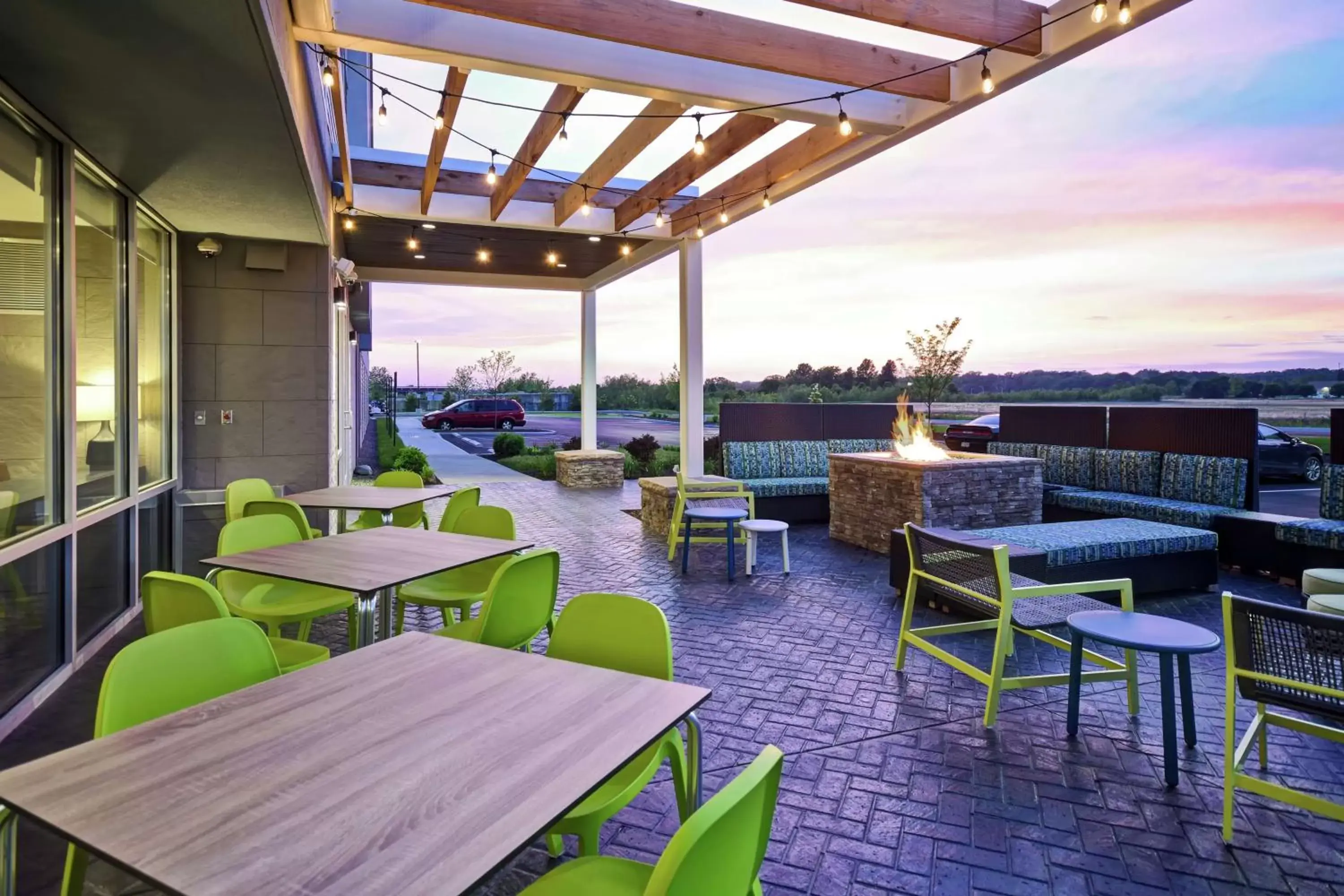 Patio, Restaurant/Places to Eat in Home2 Suites By Hilton Terre Haute