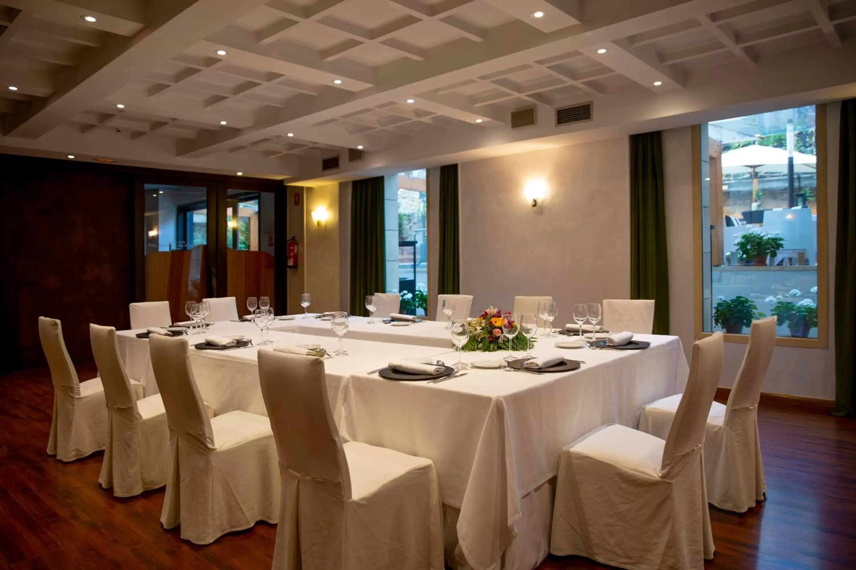 Business facilities, Banquet Facilities in Palacio de los Blasones Suites