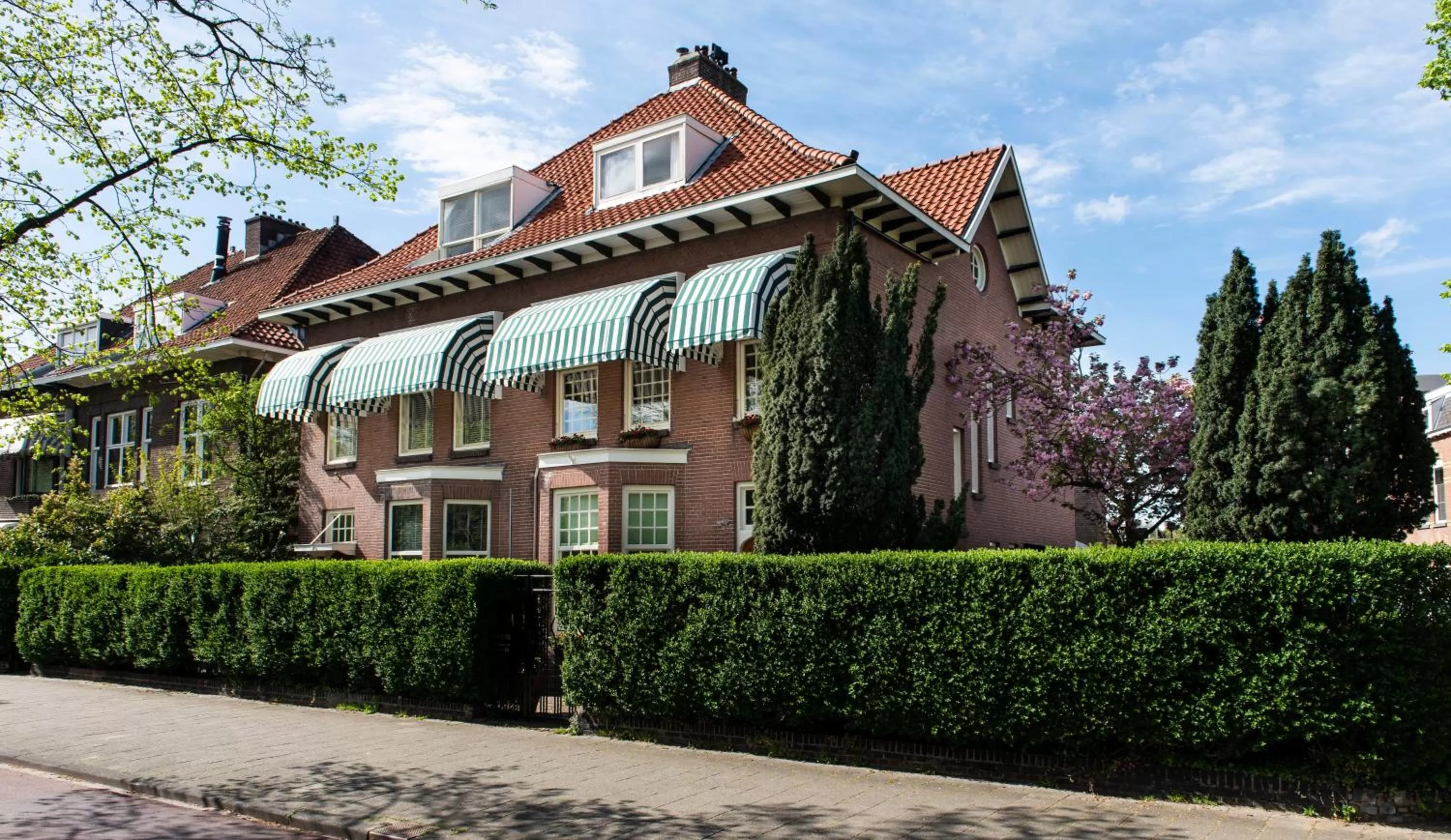 Facade/entrance, Property Building in B&B De Schiedamse Suites