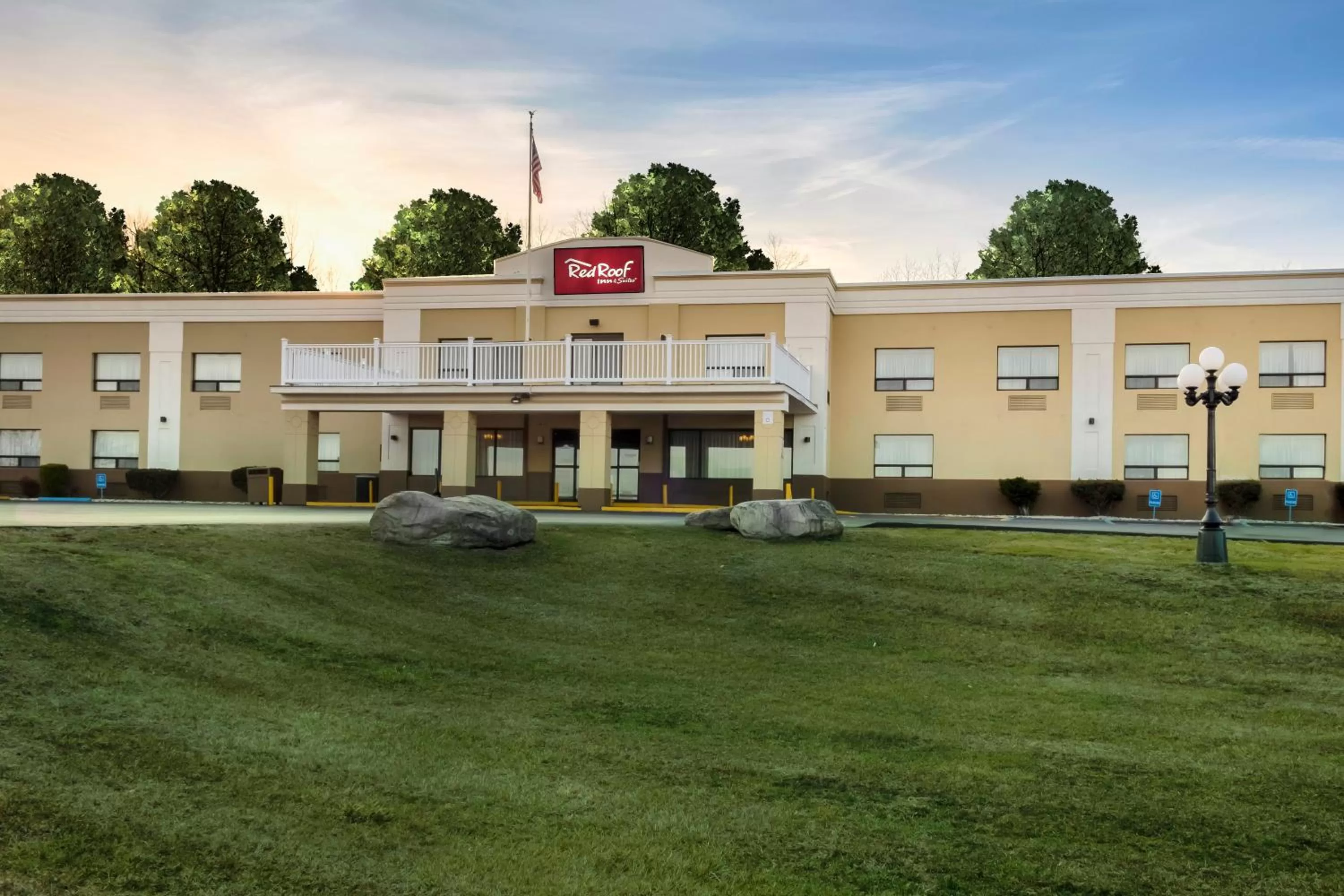 Property building in Red Roof Inn & Suites Newburgh - Stewart Airport West Point