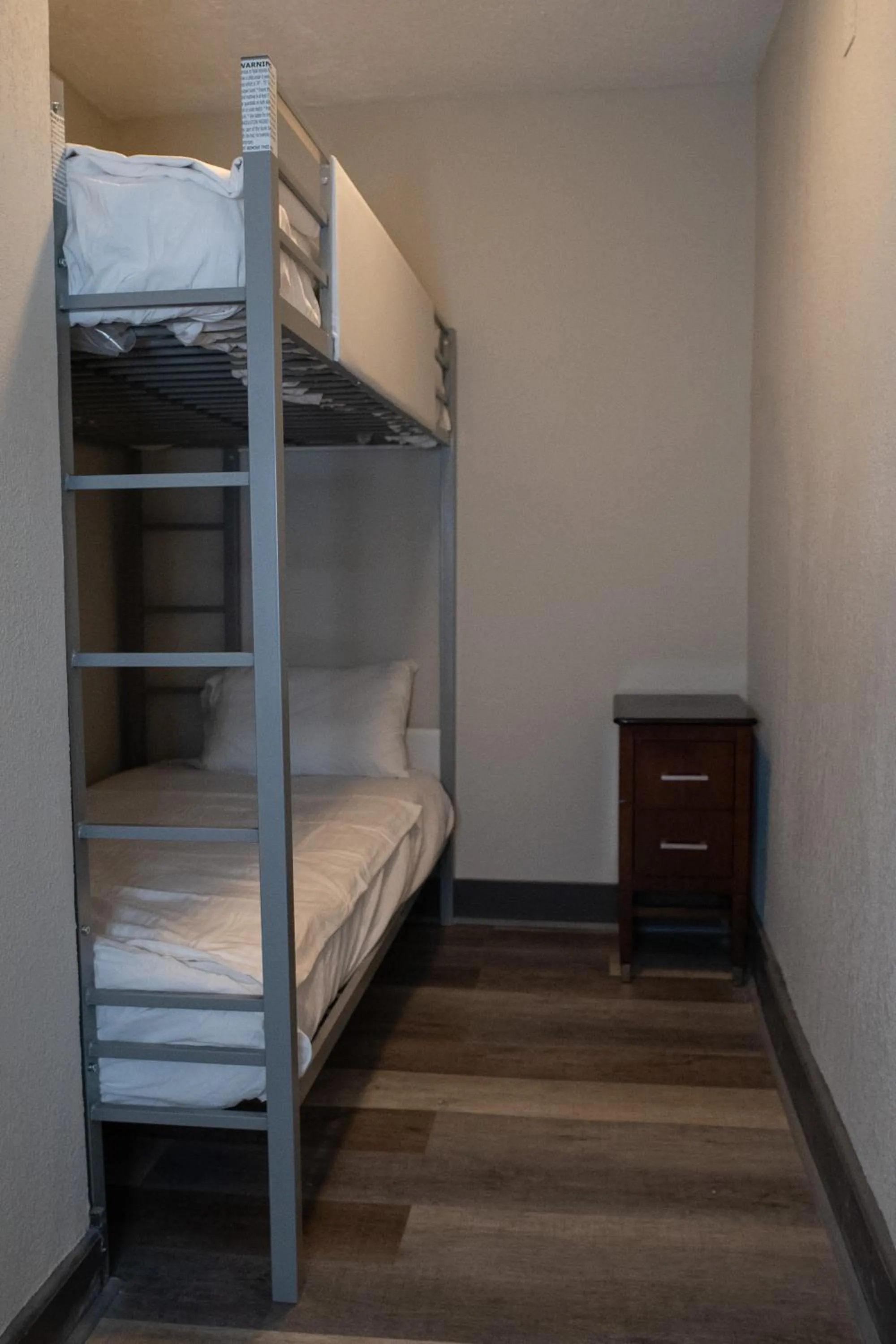 bunk bed, Bed in Hotel Chataura