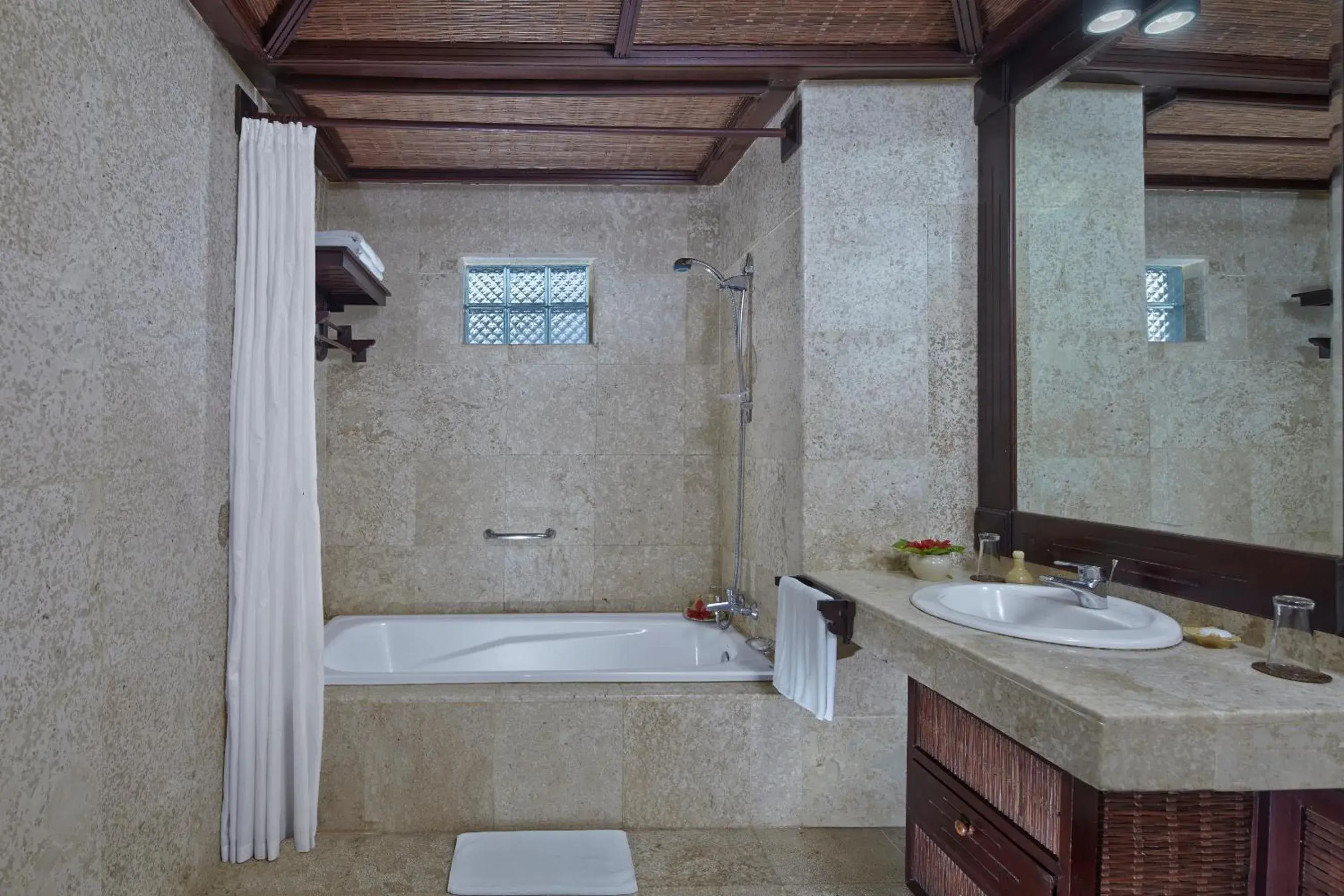 Deluxe Room with Free Use of Spa Facilities in Hotel Tjampuhan Spa Deluxe Room with Free Use of Spa Facilities in Hotel Tjampuhan Spa