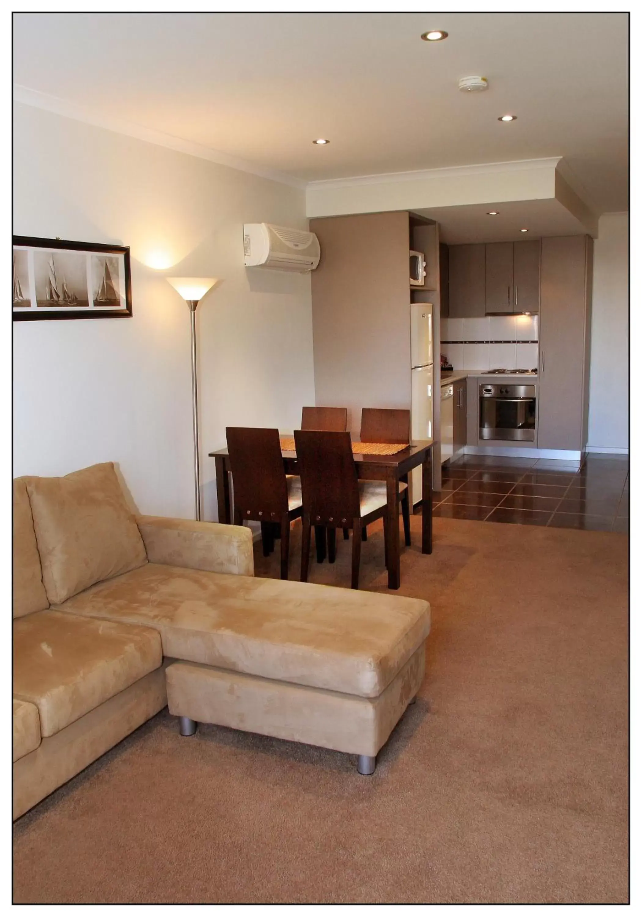 Living room, Seating Area in Mercure Hotel Mildura