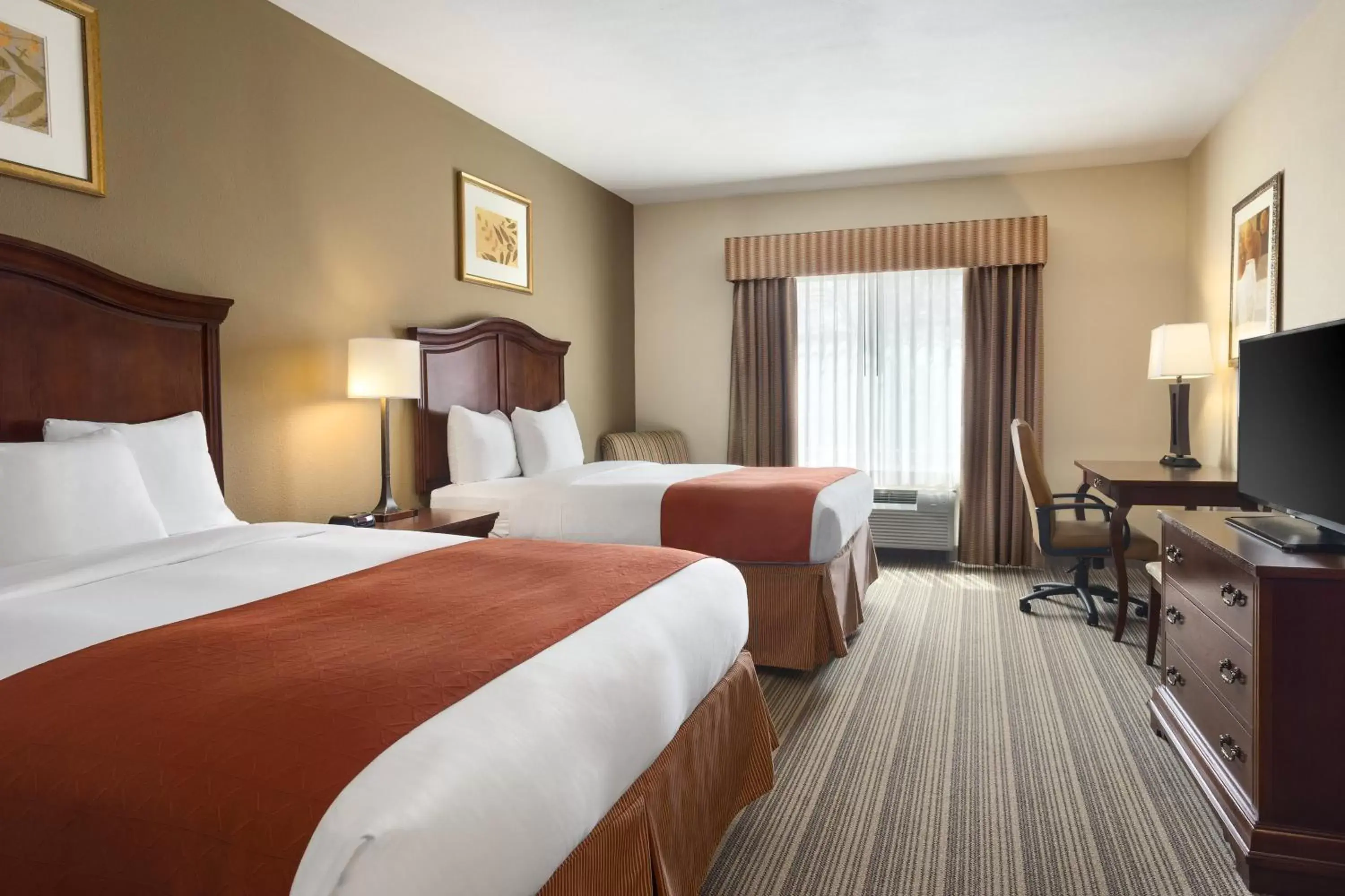 Photo of the whole room in Country Inn & Suites by Radisson, Columbia, MO