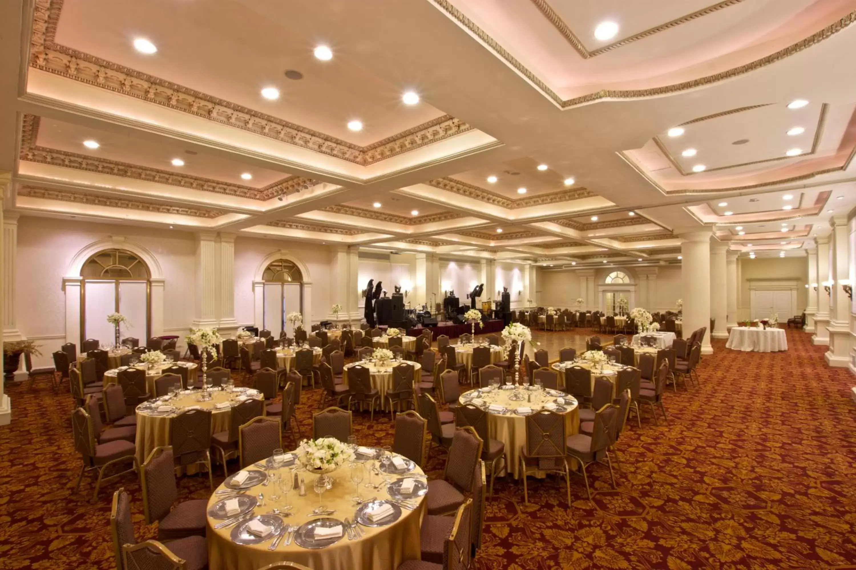 Banquet/Function facilities, Banquet Facilities in Safi Royal Luxury Valle