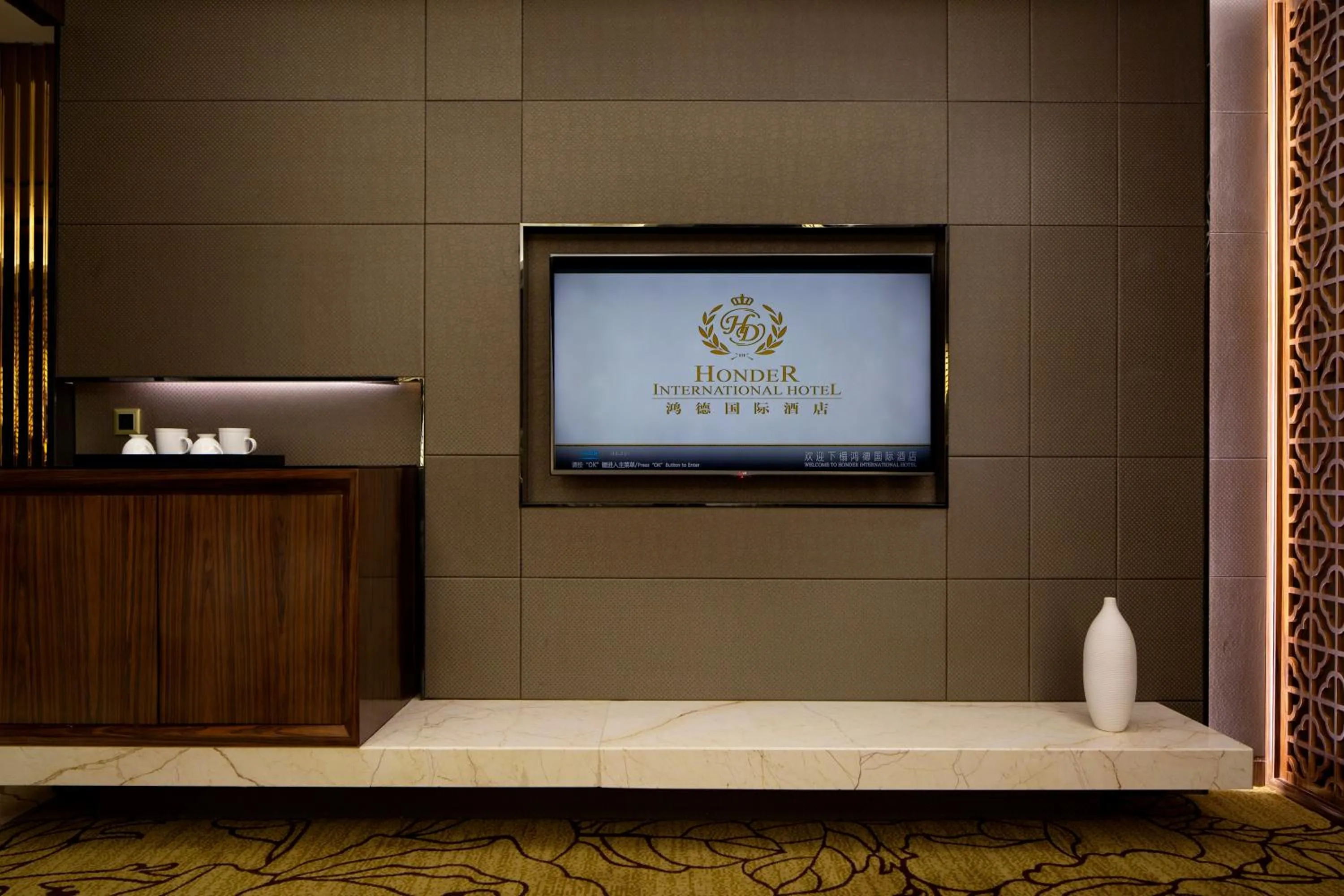 Honder International Hotel - Free shuttle bus between hotel and exhibition center during Canton Fair period