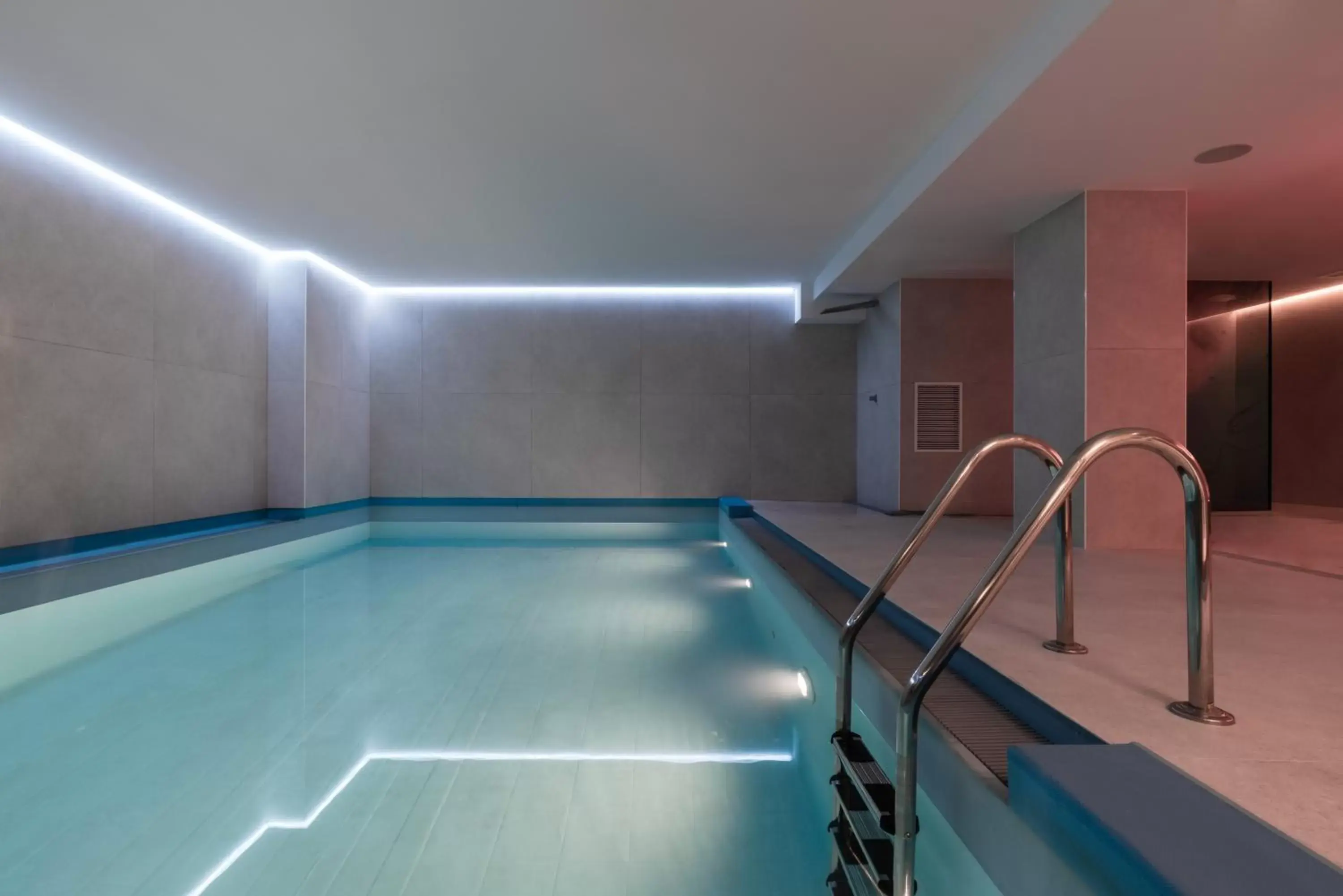 Spa and wellness centre/facilities, Swimming Pool in Suites Plaza Hotel & Wellness