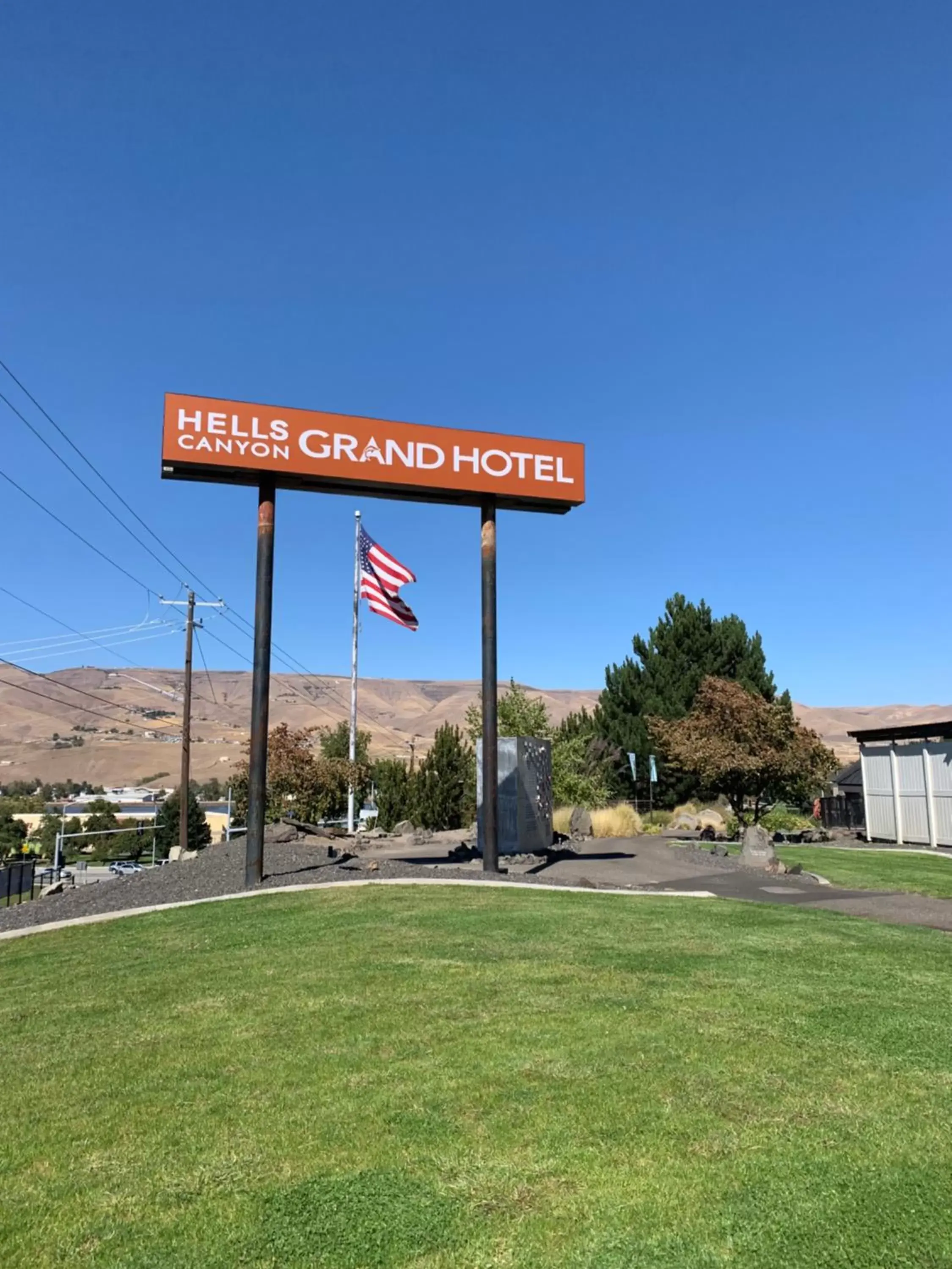 Property logo or sign in Hells Canyon Grand Hotel, an Ascend Hotel Collection Member