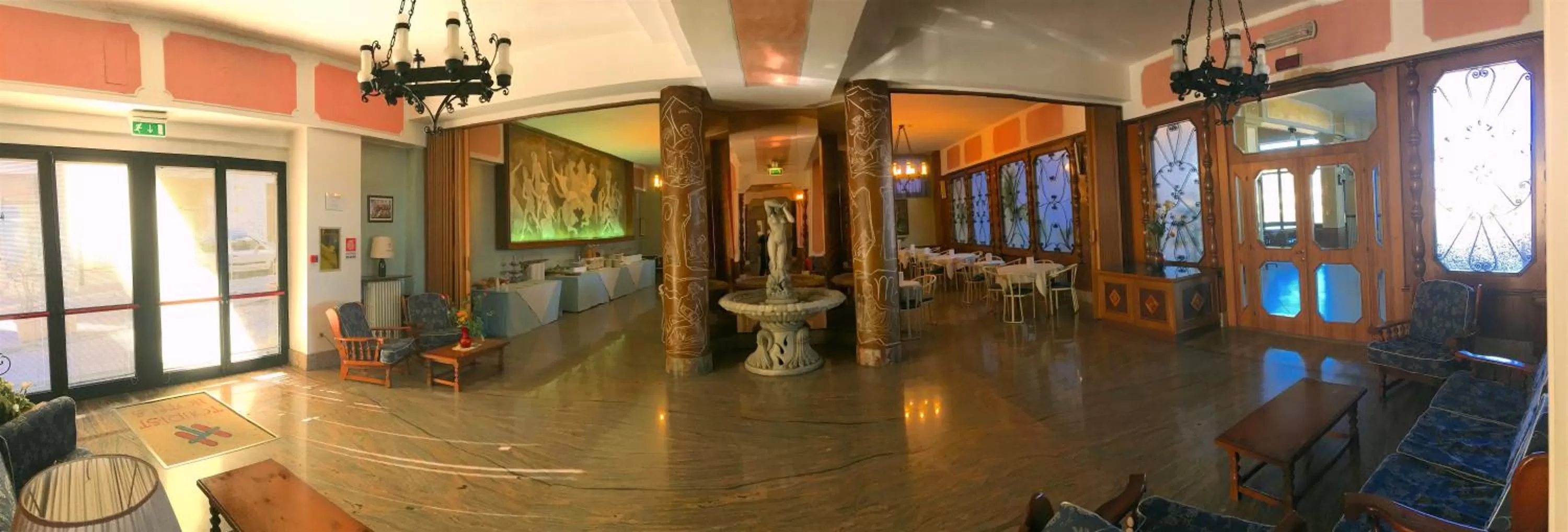 Communal lounge/ TV room in Tourist Hotel