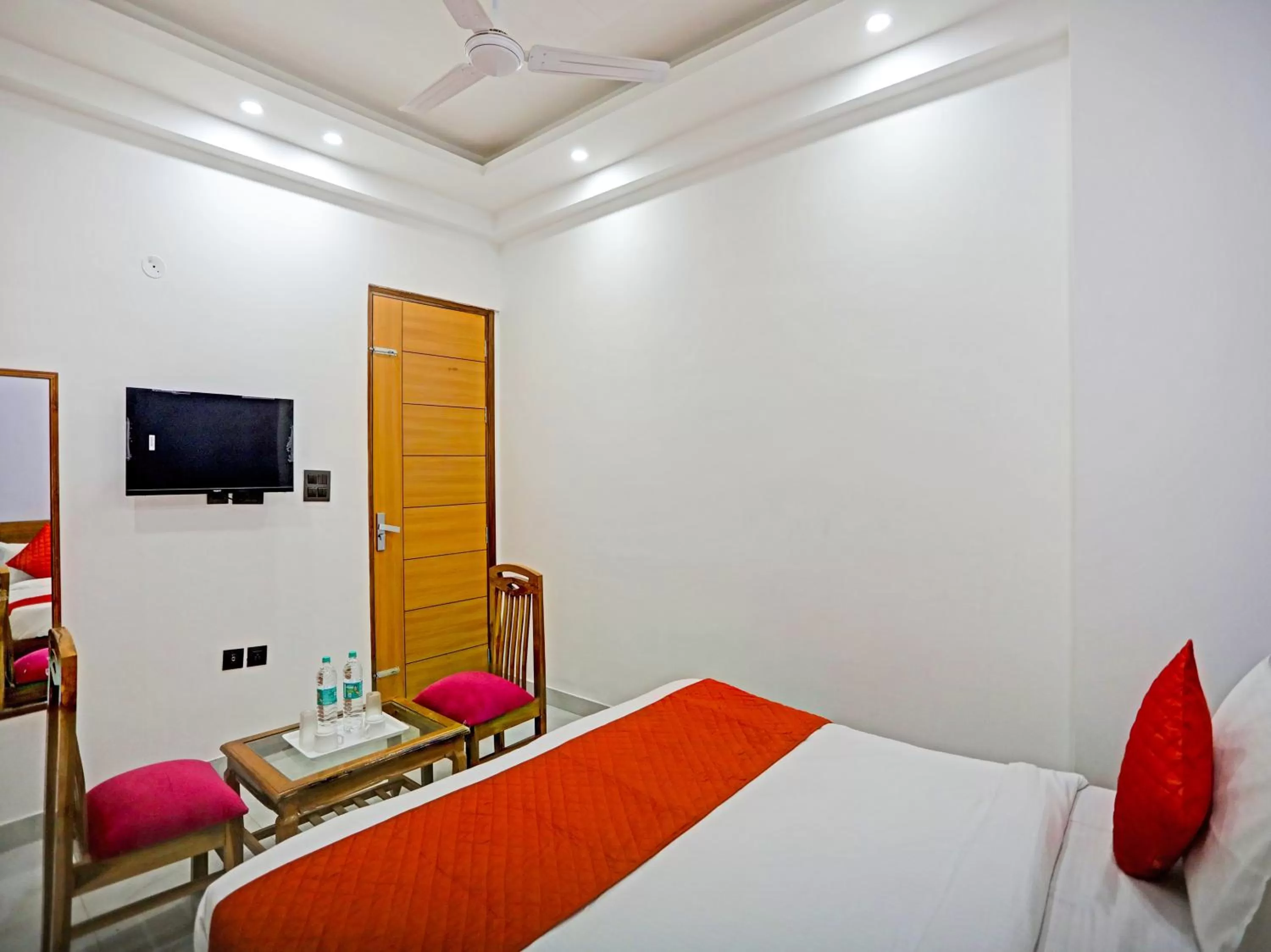 Bedroom, Bed in Hotel Golden Admire - Couple Friendly Hotel Noida Sector - 56