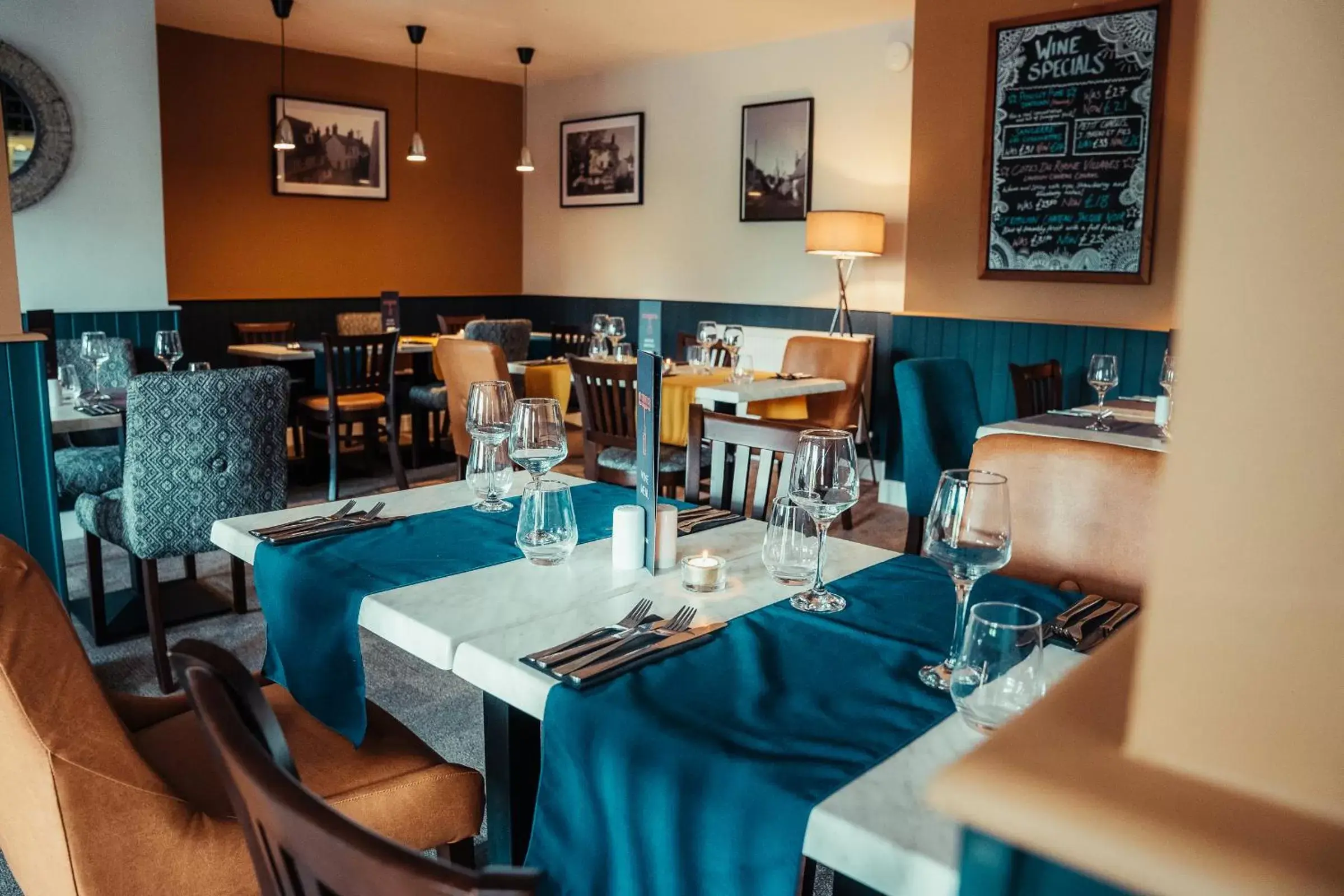 Dining area, Restaurant/Places to Eat in The Bull Inn