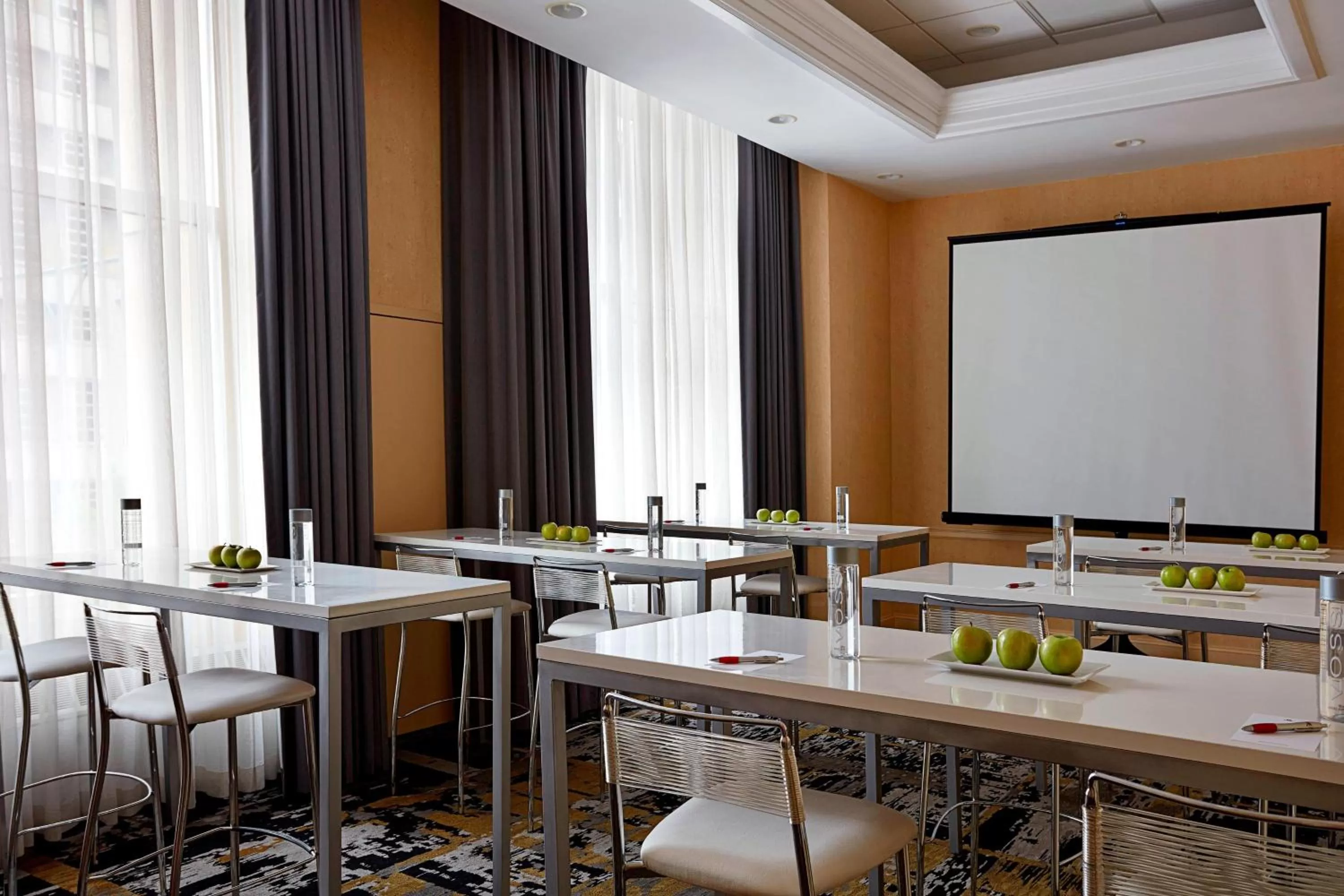 Meeting/conference room in New York Marriott at the Brooklyn Bridge