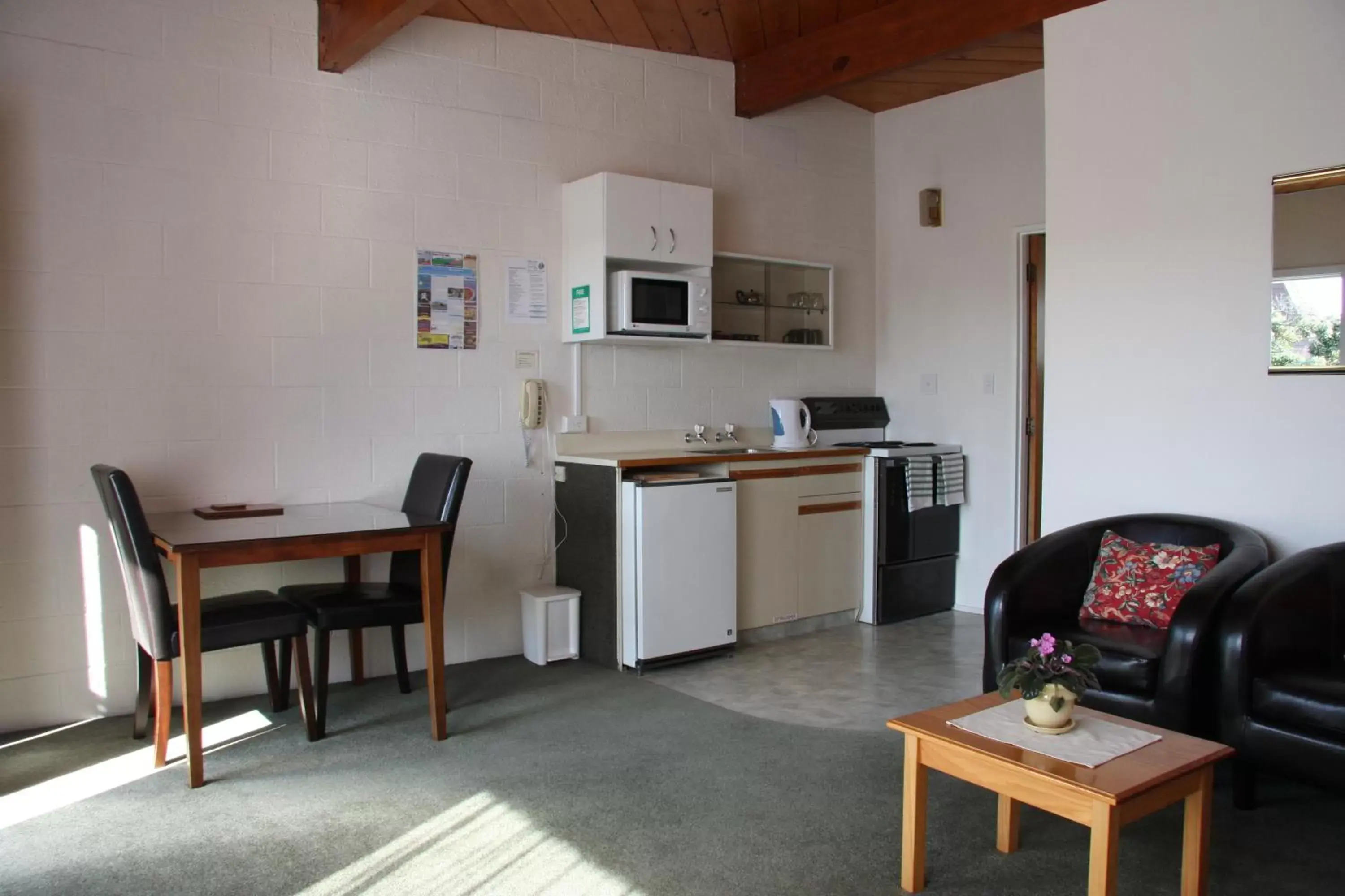 Coachman's Lodge Motel Coachman's Lodge Motel