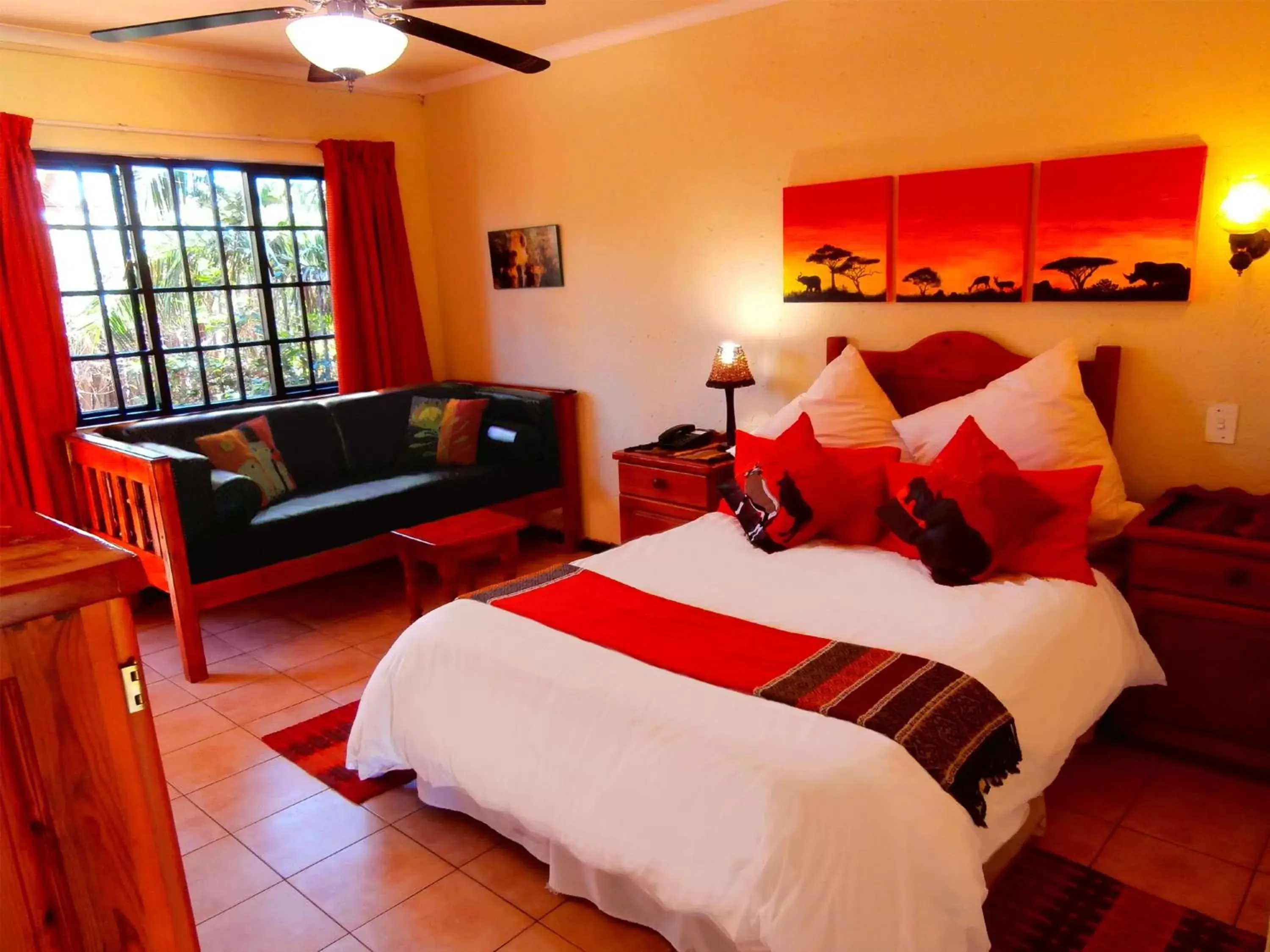 Bedroom, Bed in African Footprints Lodge