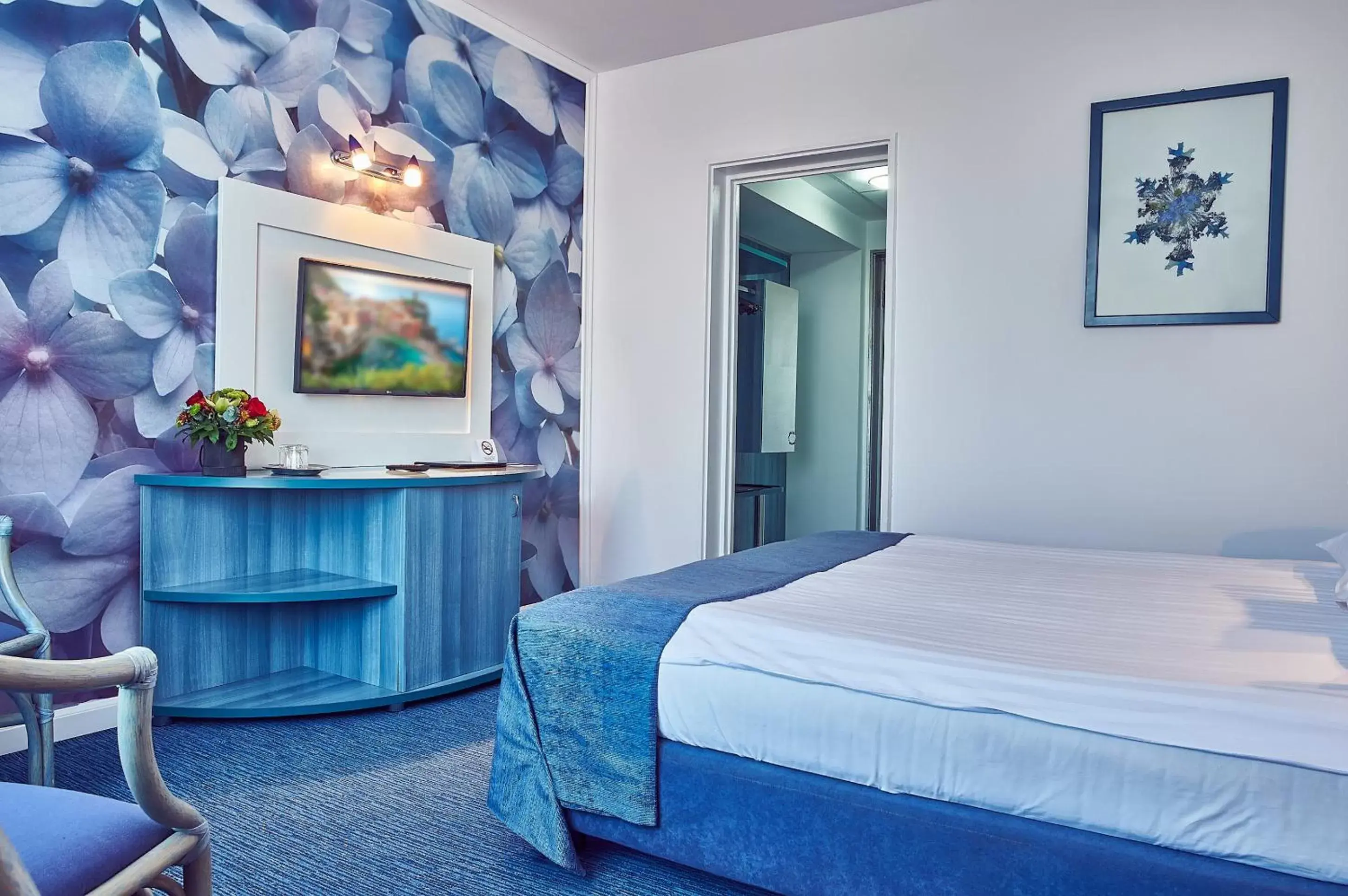 Photo of the whole room, Bed in Continental Drobeta Turnu Severin Photo of the whole room, Bed in Continental Drobeta Turnu Severin