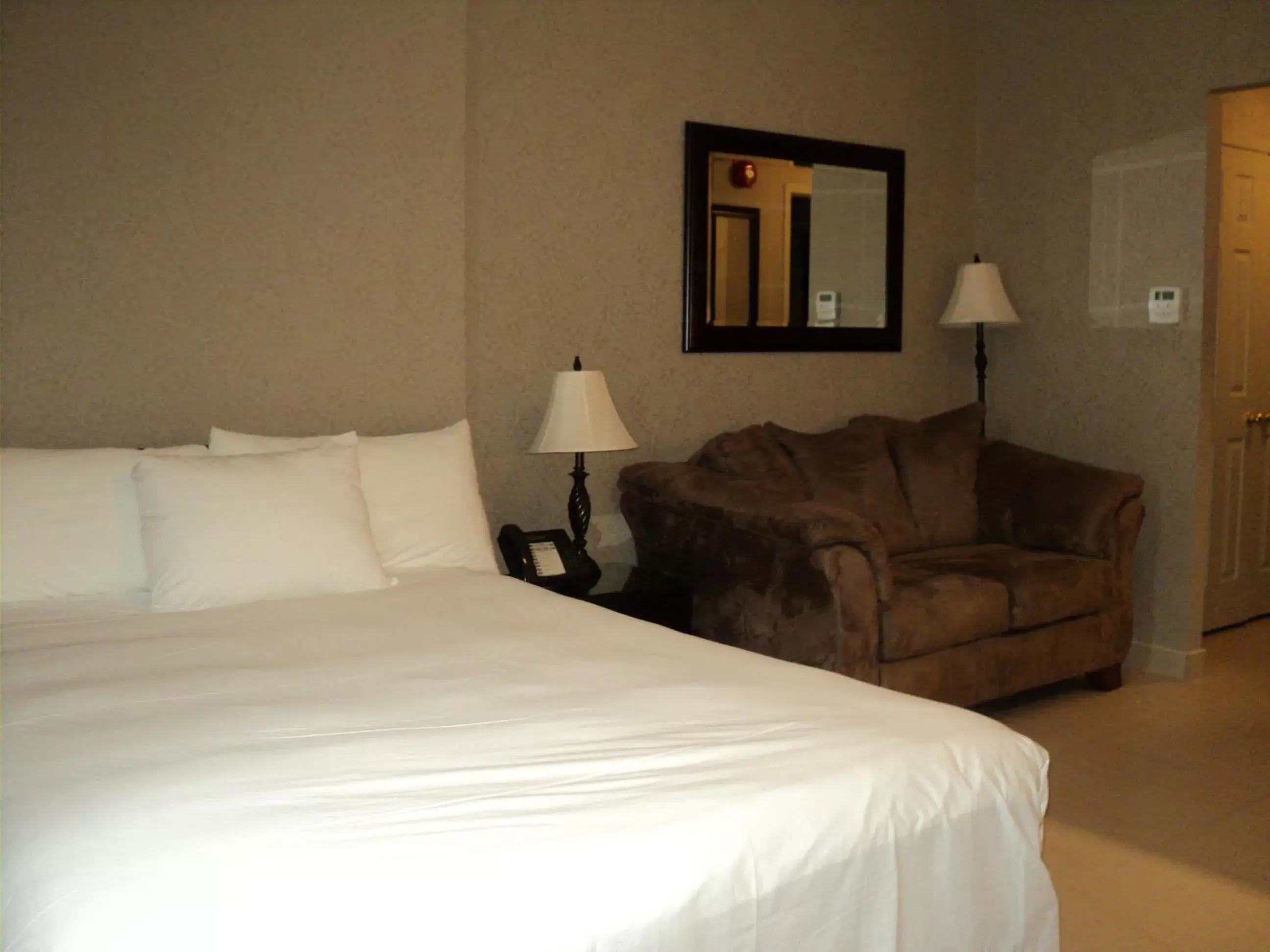 Bed in Montecassino Hotel & Suites