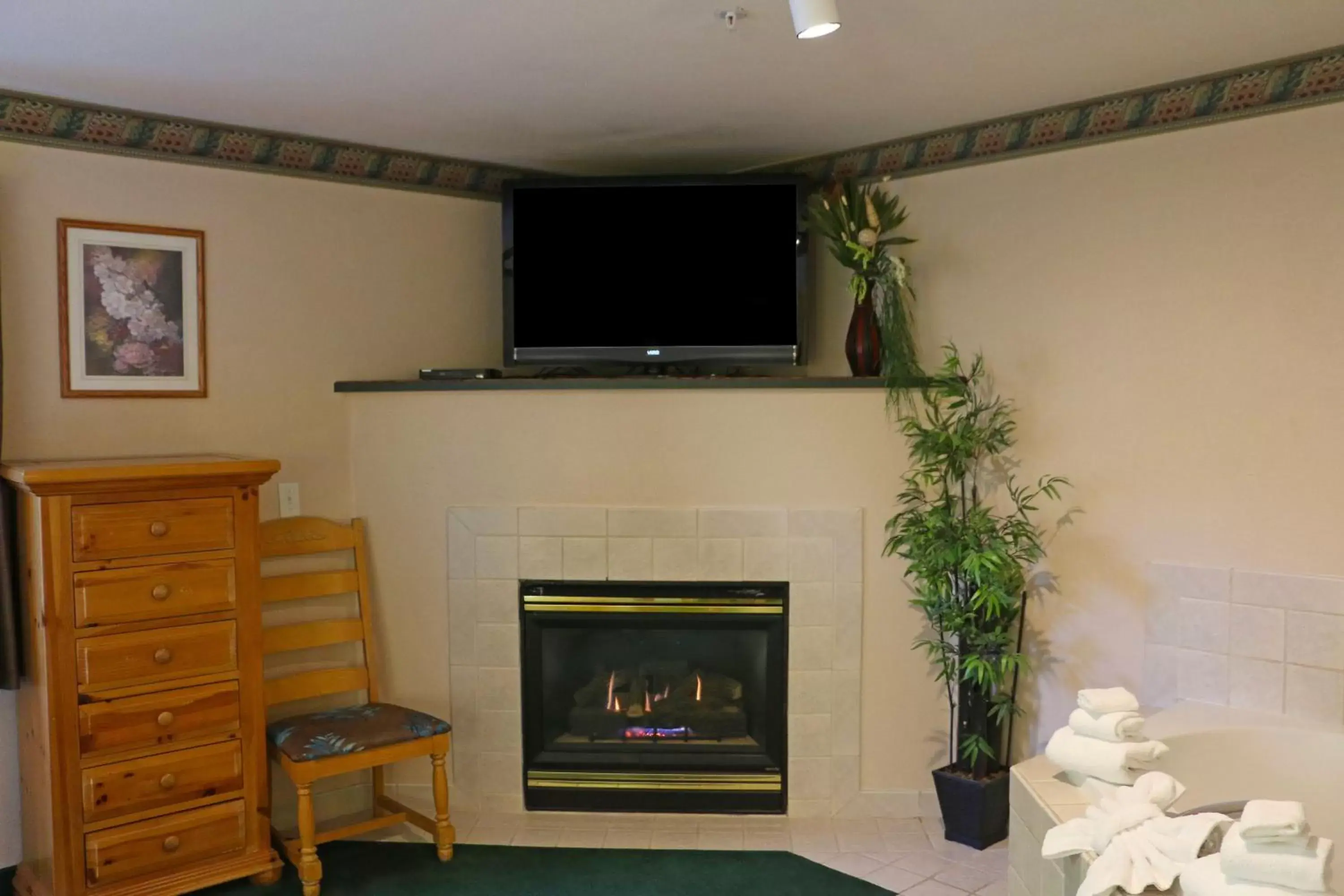 Other, TV/Entertainment Center in GuestHouse Inn & Suites Kelso/Longview