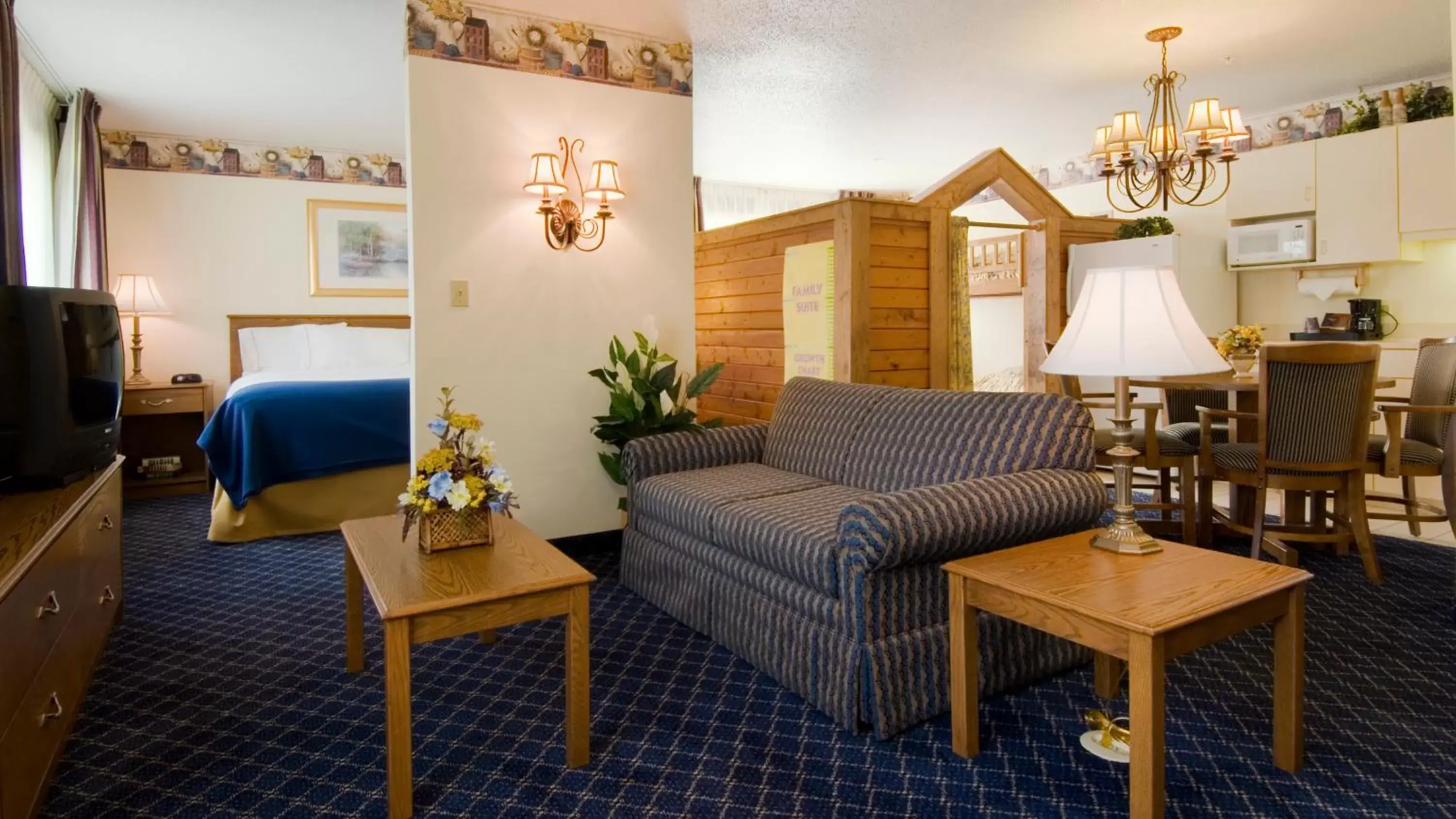 Bedroom, Seating Area in SureStay Plus by Best Western Fremont I-69