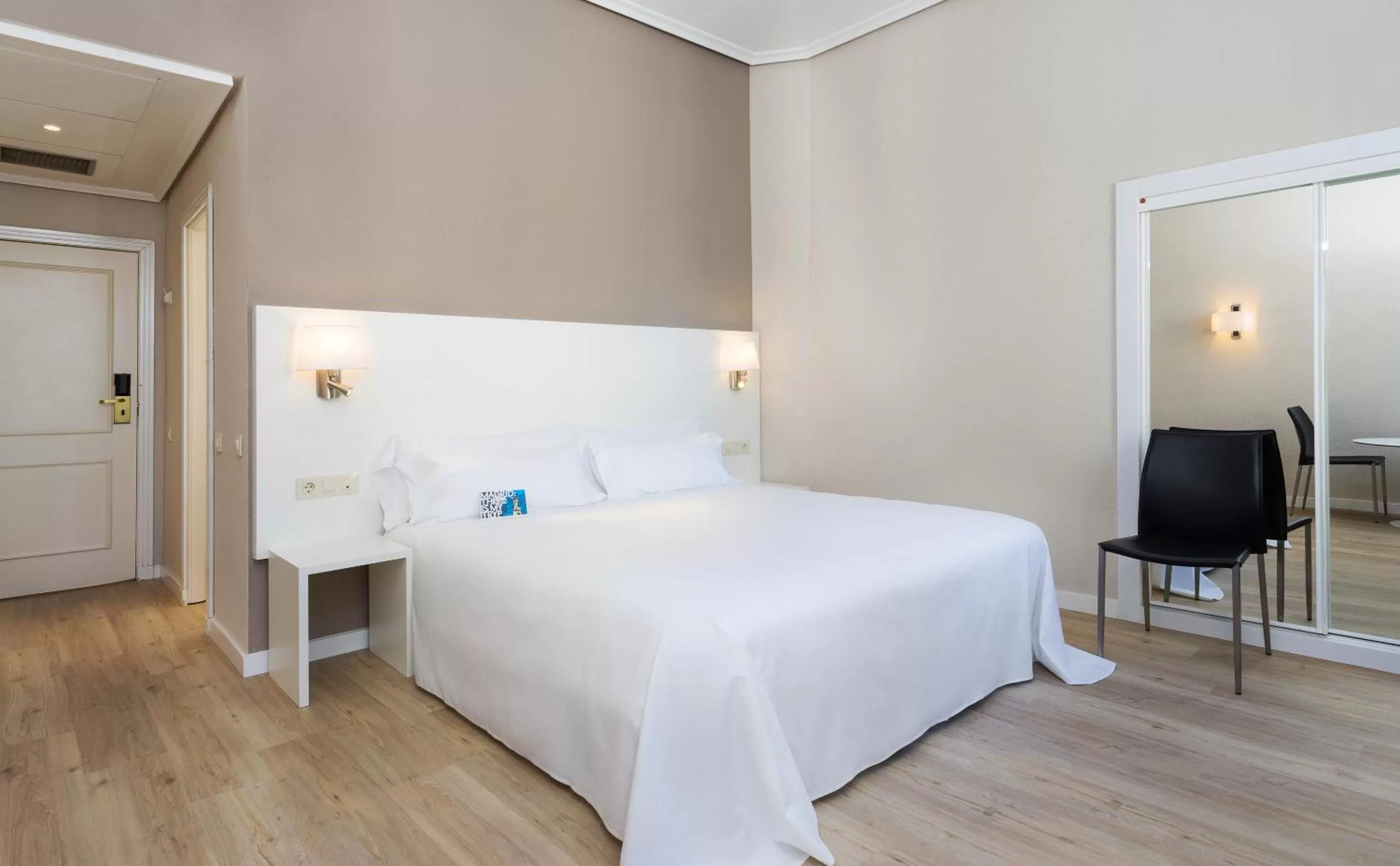 Bedroom in Hotel Madrid Gran Via 25, Affiliated by Meliá