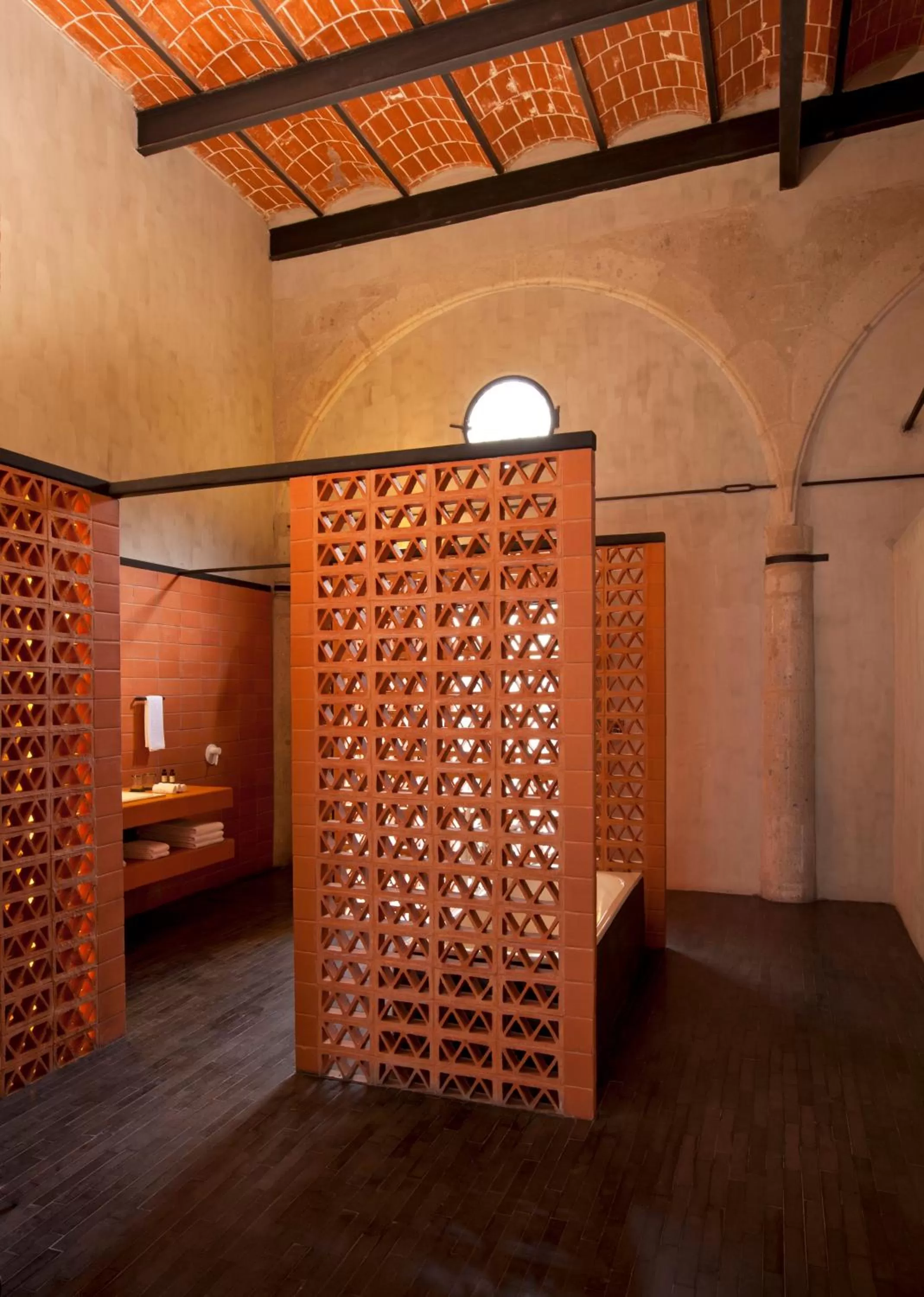 Bathroom, Bed in Downtown Mexico