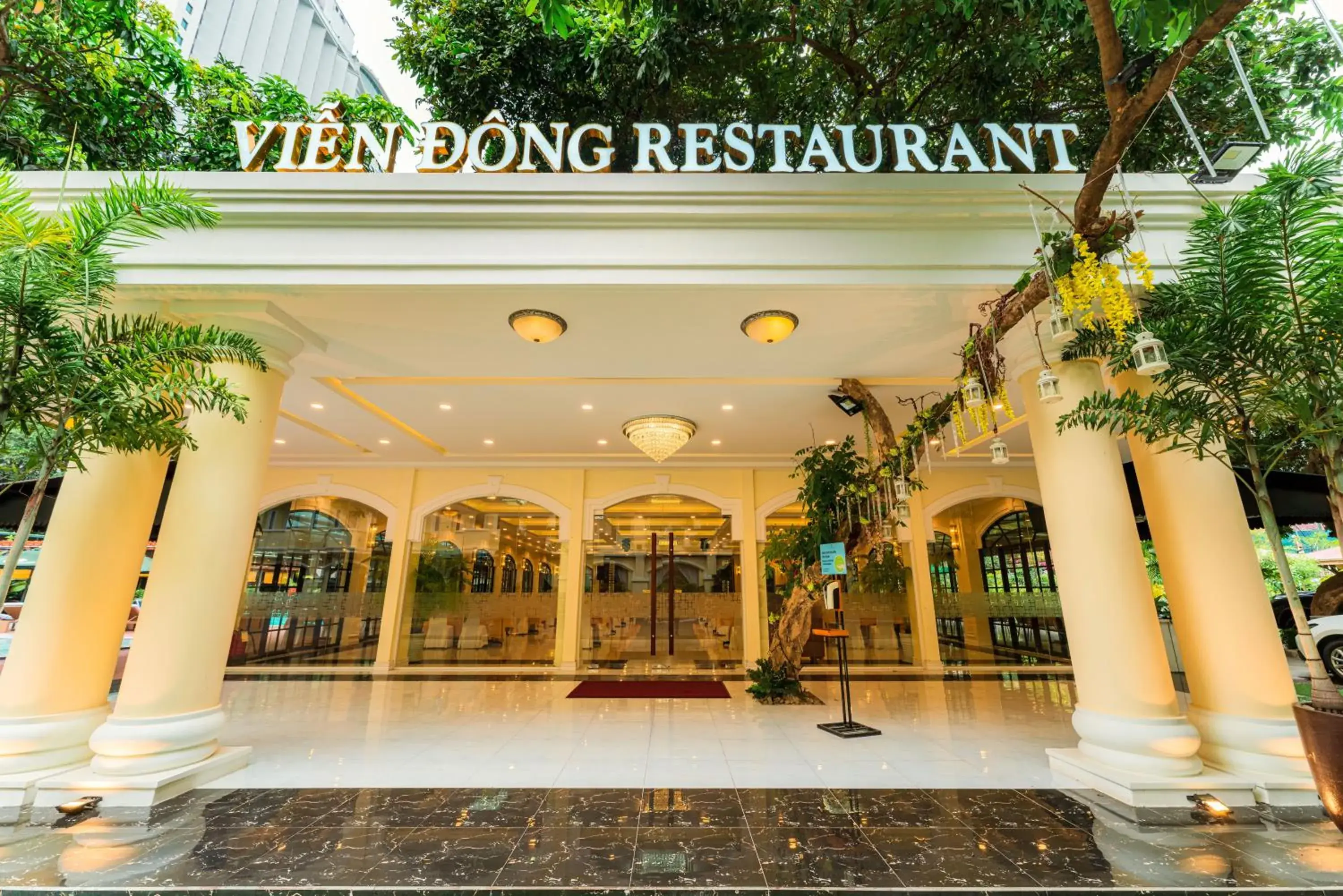 Restaurant/places to eat in Tran Vien Dong Hotel Restaurant/places to eat in Tran Vien Dong Hotel