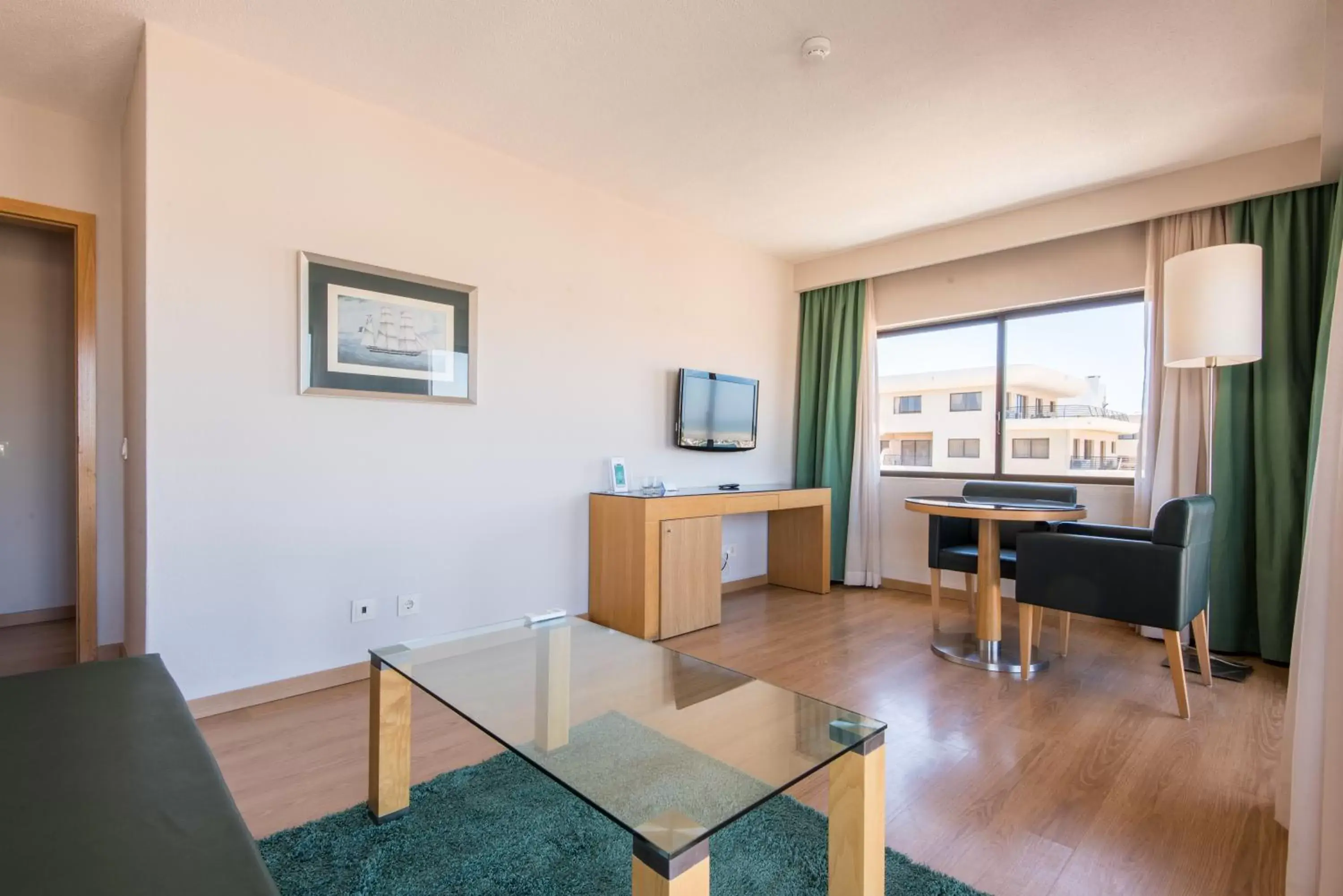 Bedroom, Seating Area in Vila Gale Marina