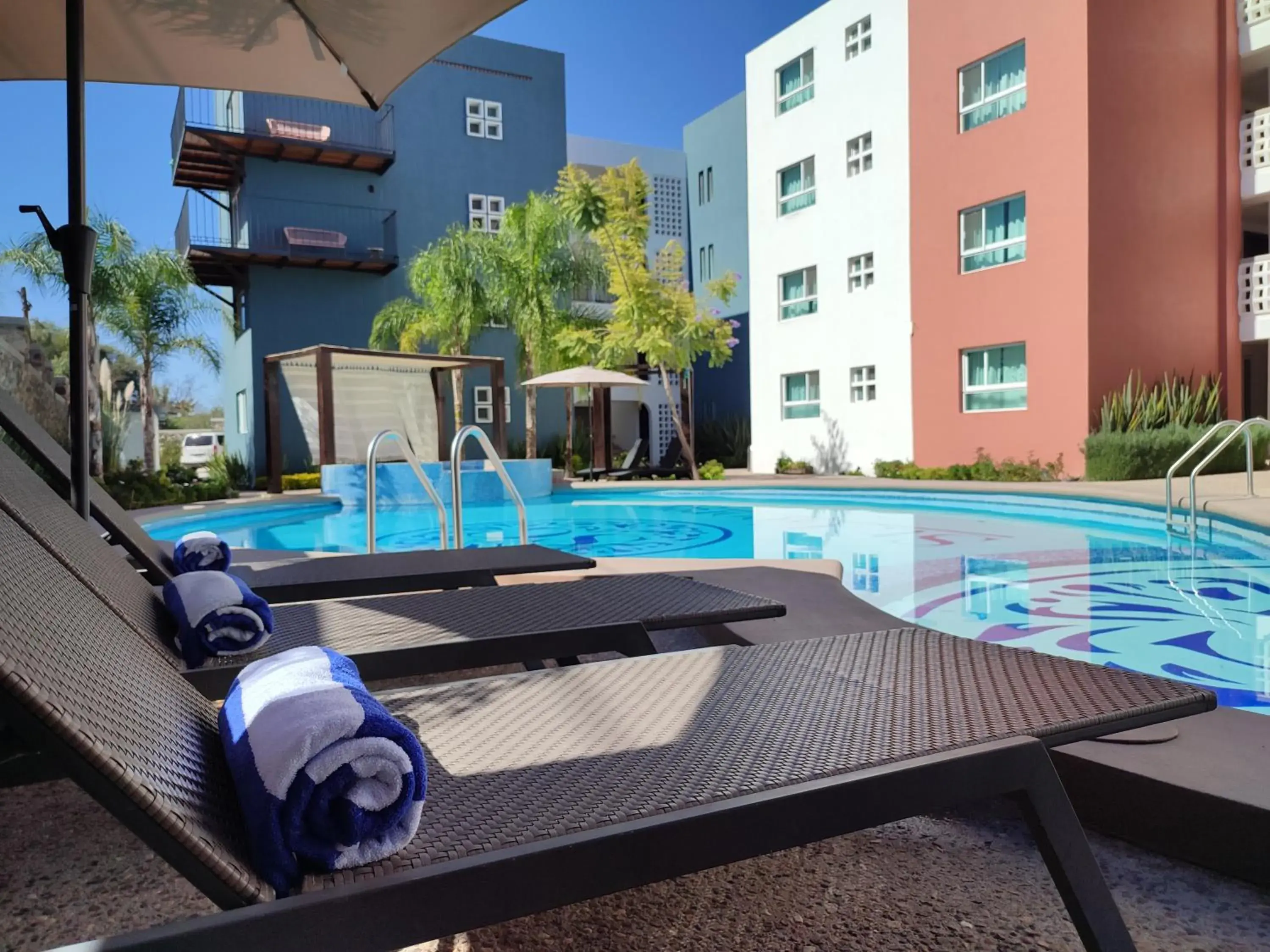 Swimming Pool in Saint George Hotel - Spa & Temazcal