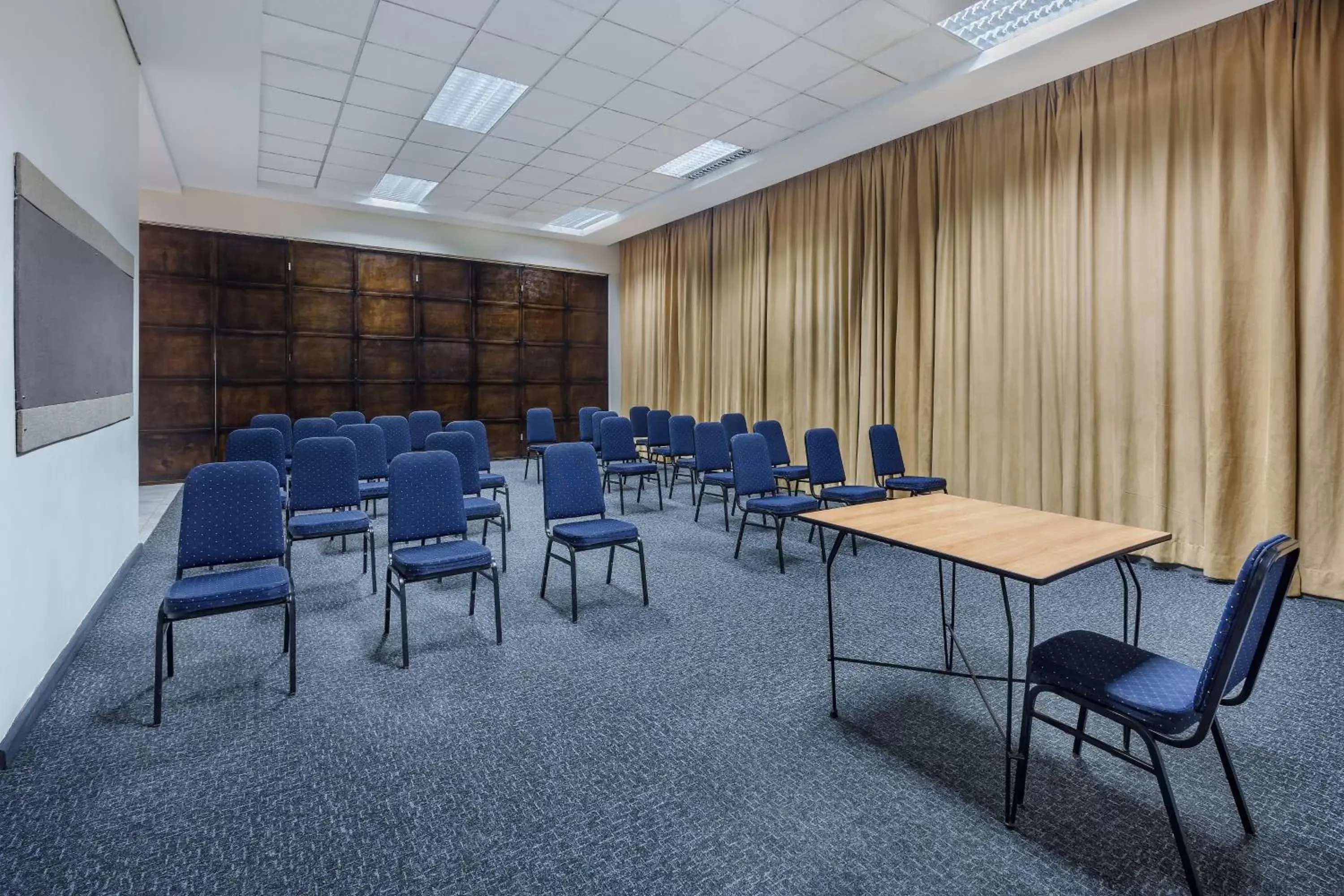 Meeting/conference room in Protea Hotel by Marriott Lusaka Cairo Road