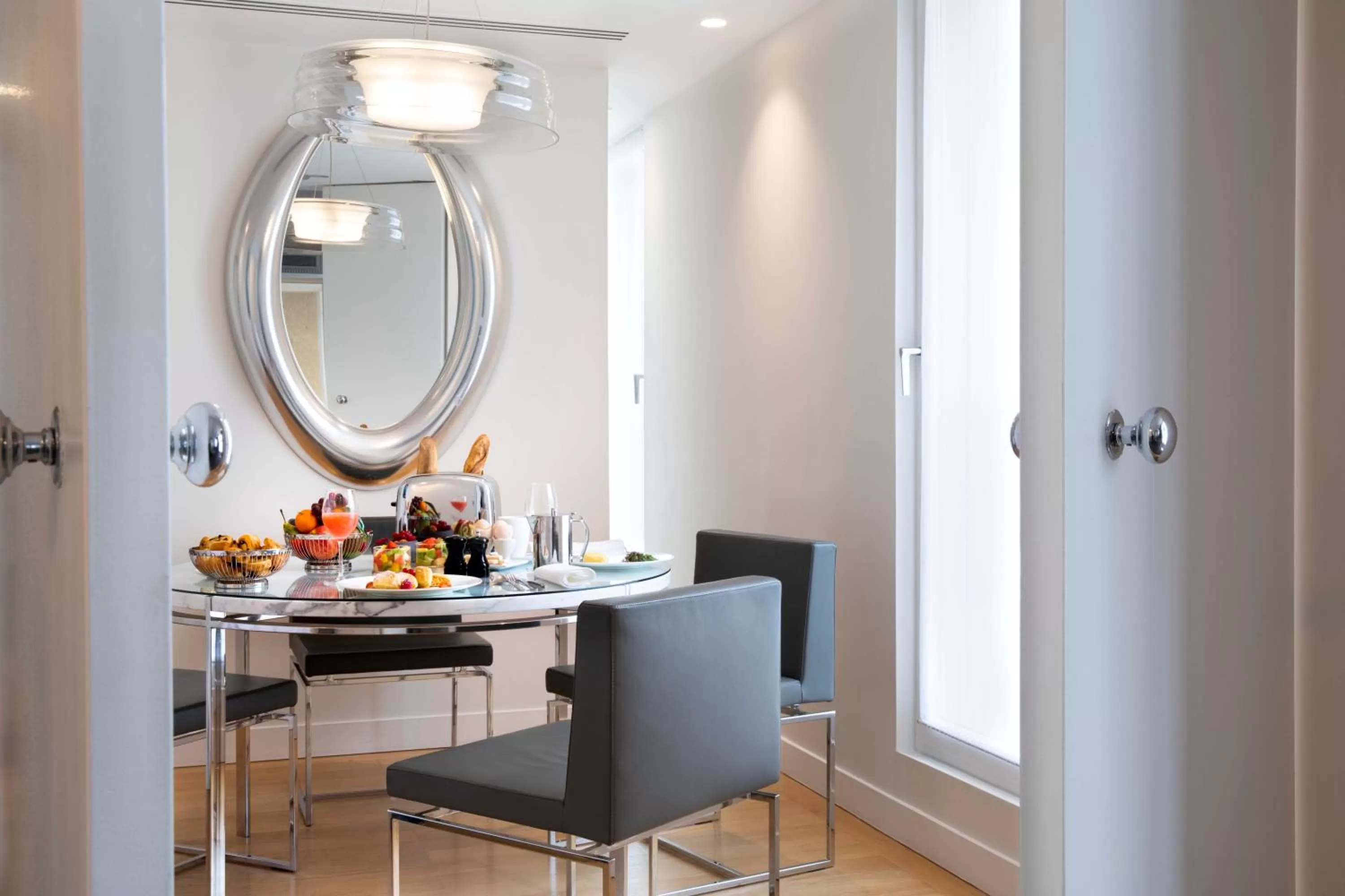 Dining area in Hotel De Sers Champs Elysees