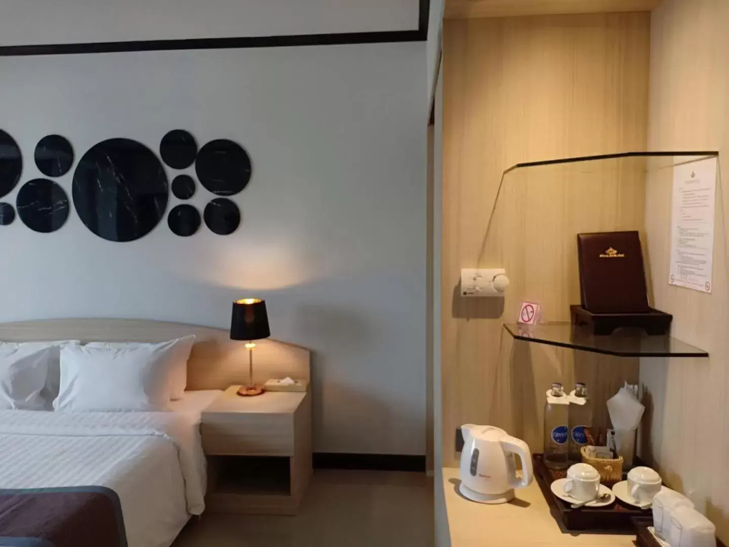 Coffee/tea facilities, Bed in The Maruay Garden Hotel