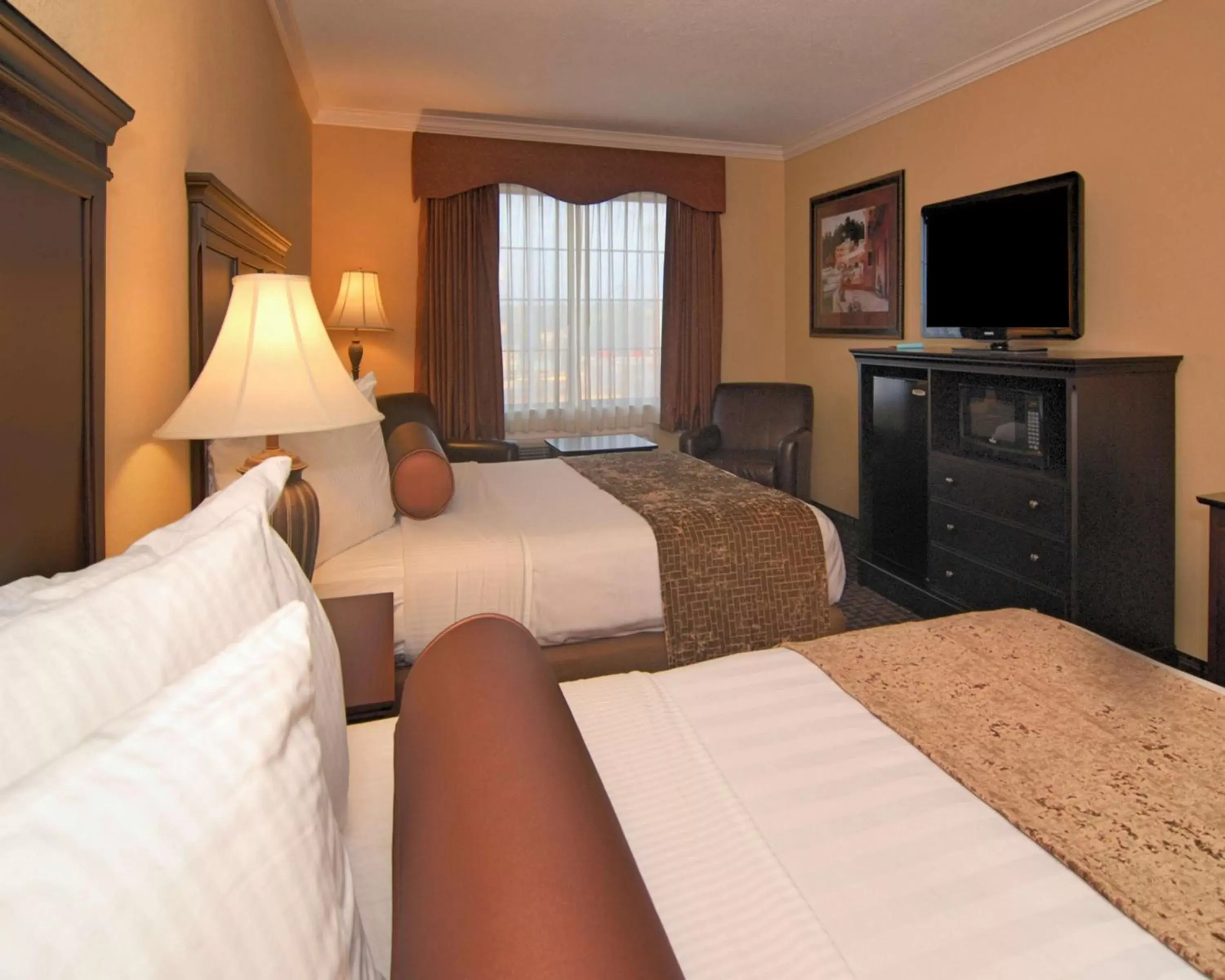 Photo of the whole room, Bed in Best Western Plus Southpark Inn & Suites