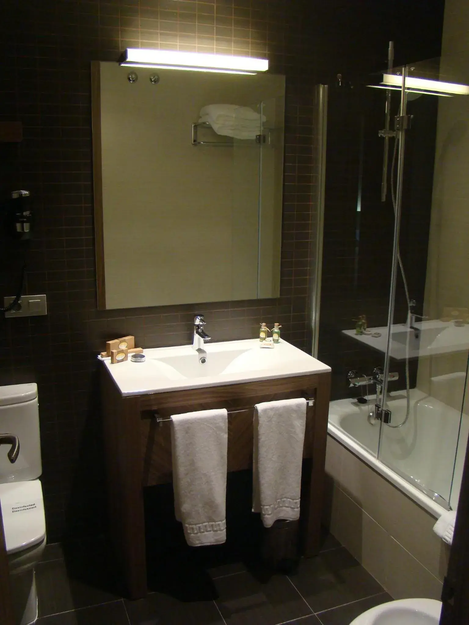 Toilet, Bathroom in Hotel Aroi Ponferrada